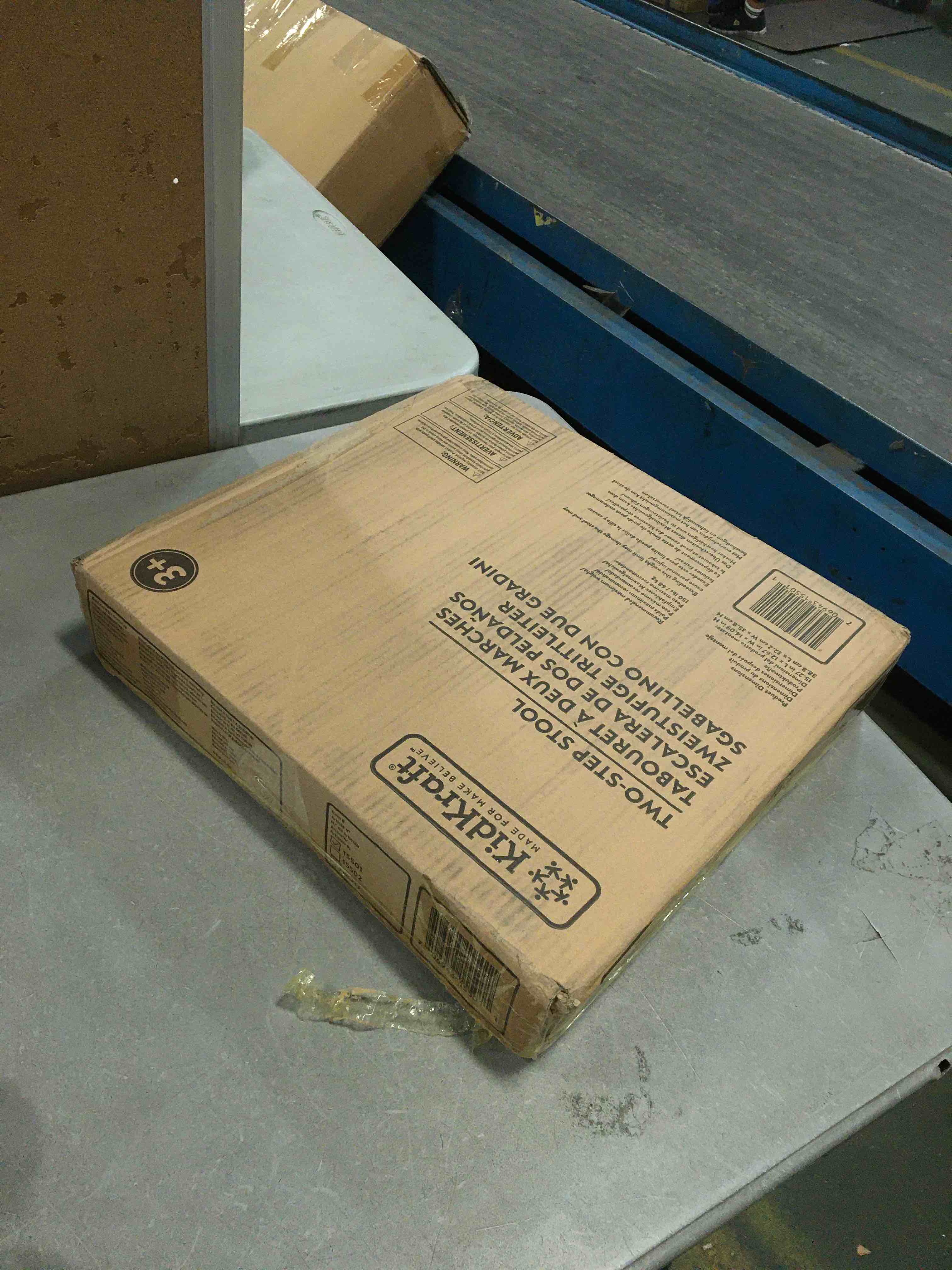 https://s3.amazonaws.com/lotting-images-prod/bidfta/RED5864911_1709213327123.jpeg
