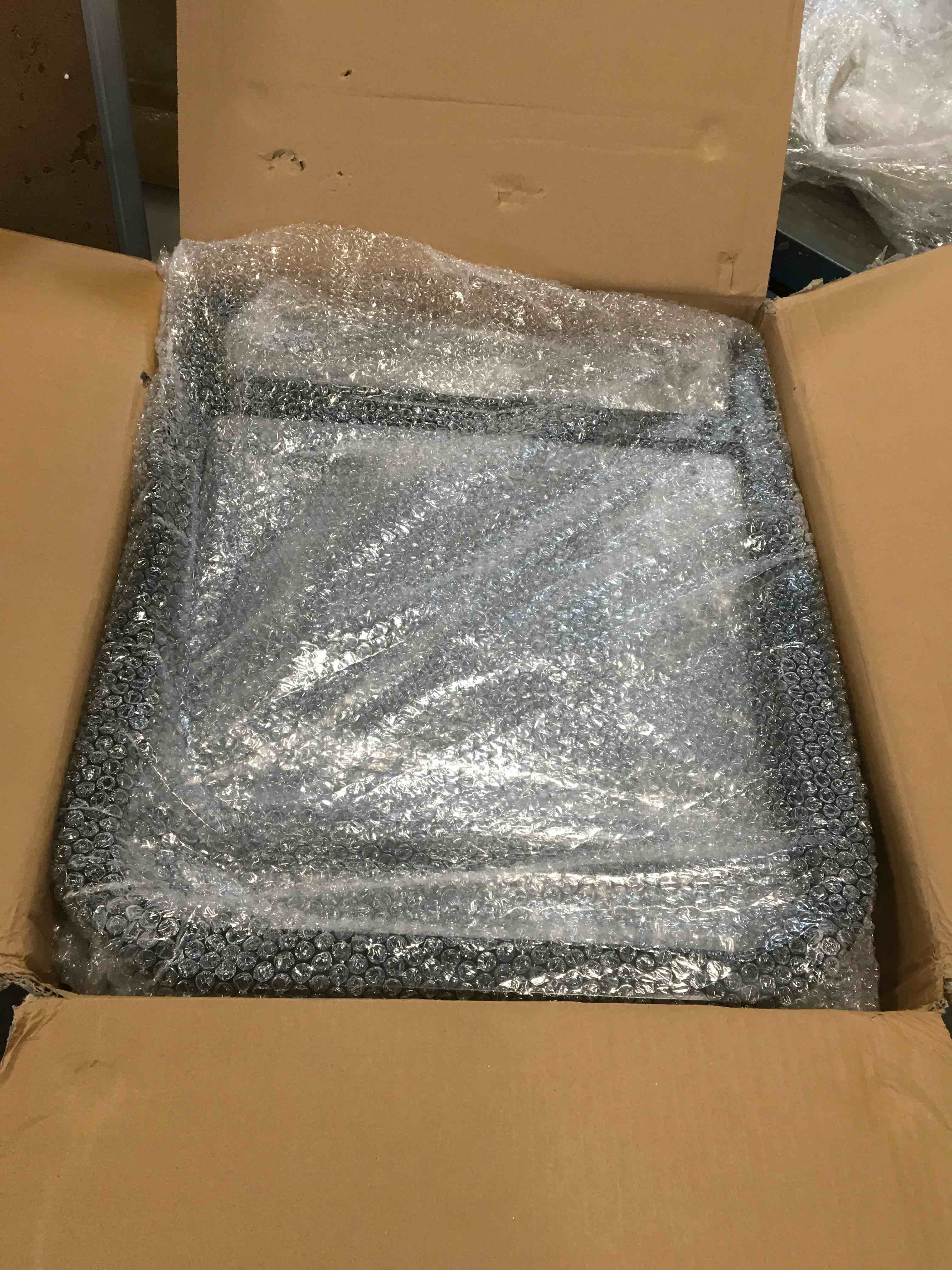 https://s3.amazonaws.com/lotting-images-prod/bidfta/RED5864936_1709215575117.jpeg