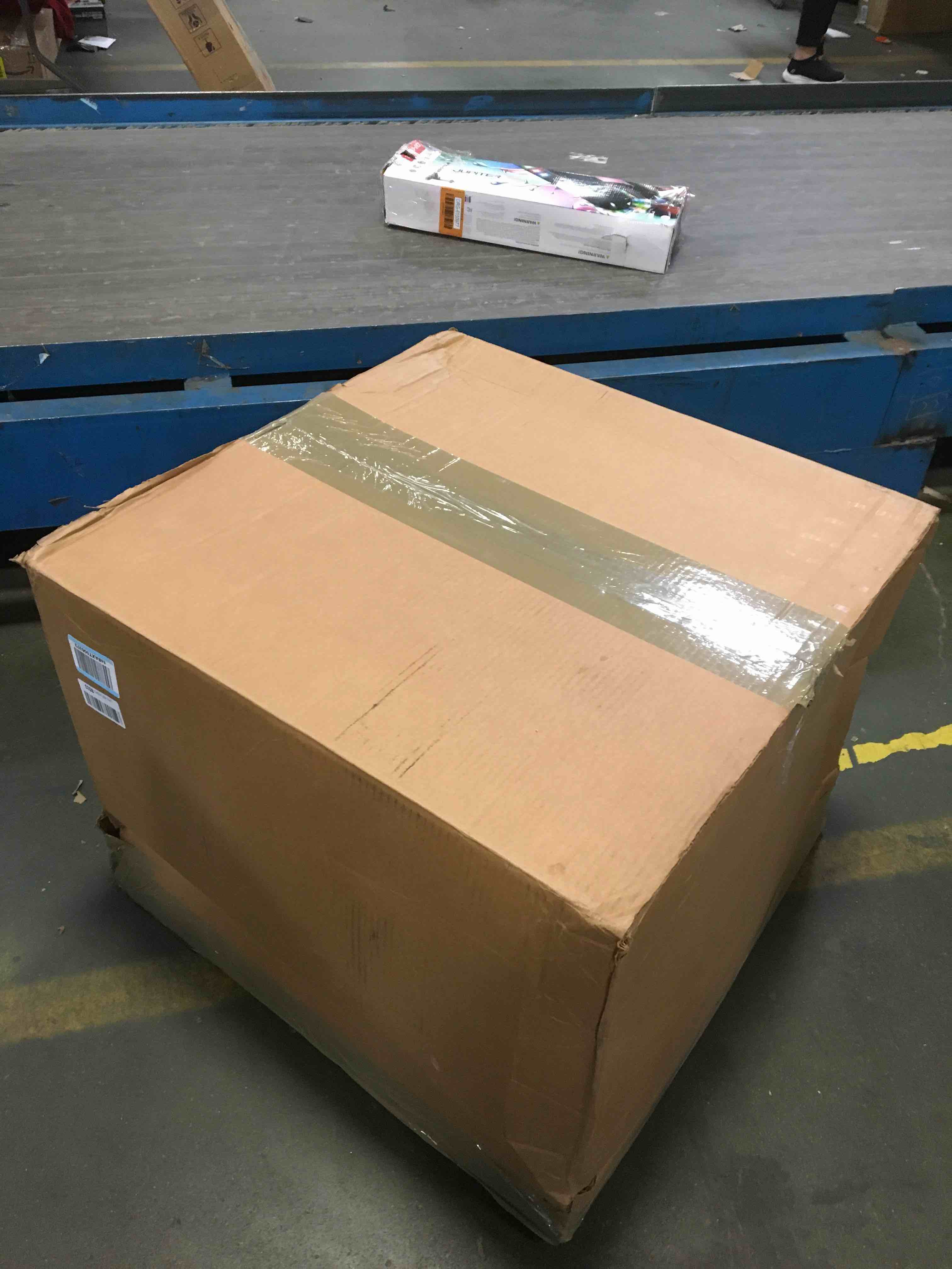 https://s3.amazonaws.com/lotting-images-prod/bidfta/RED5865002_1709223990560.jpeg