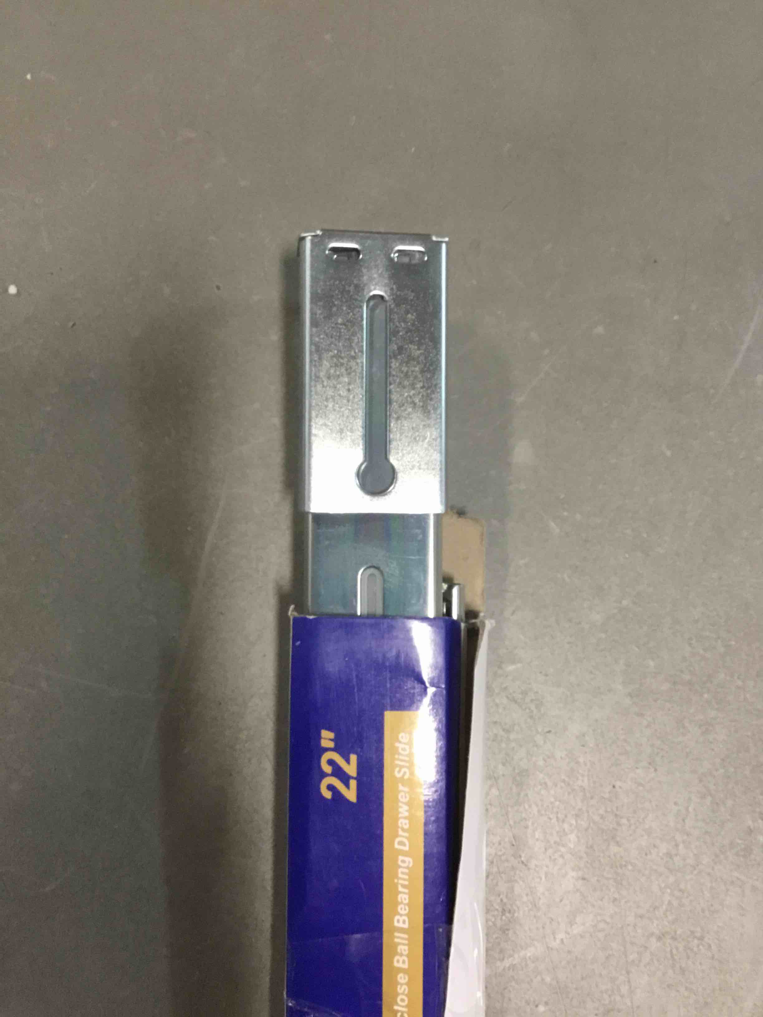 https://s3.amazonaws.com/lotting-images-prod/bidfta/RED5865107_1709238972200.jpeg