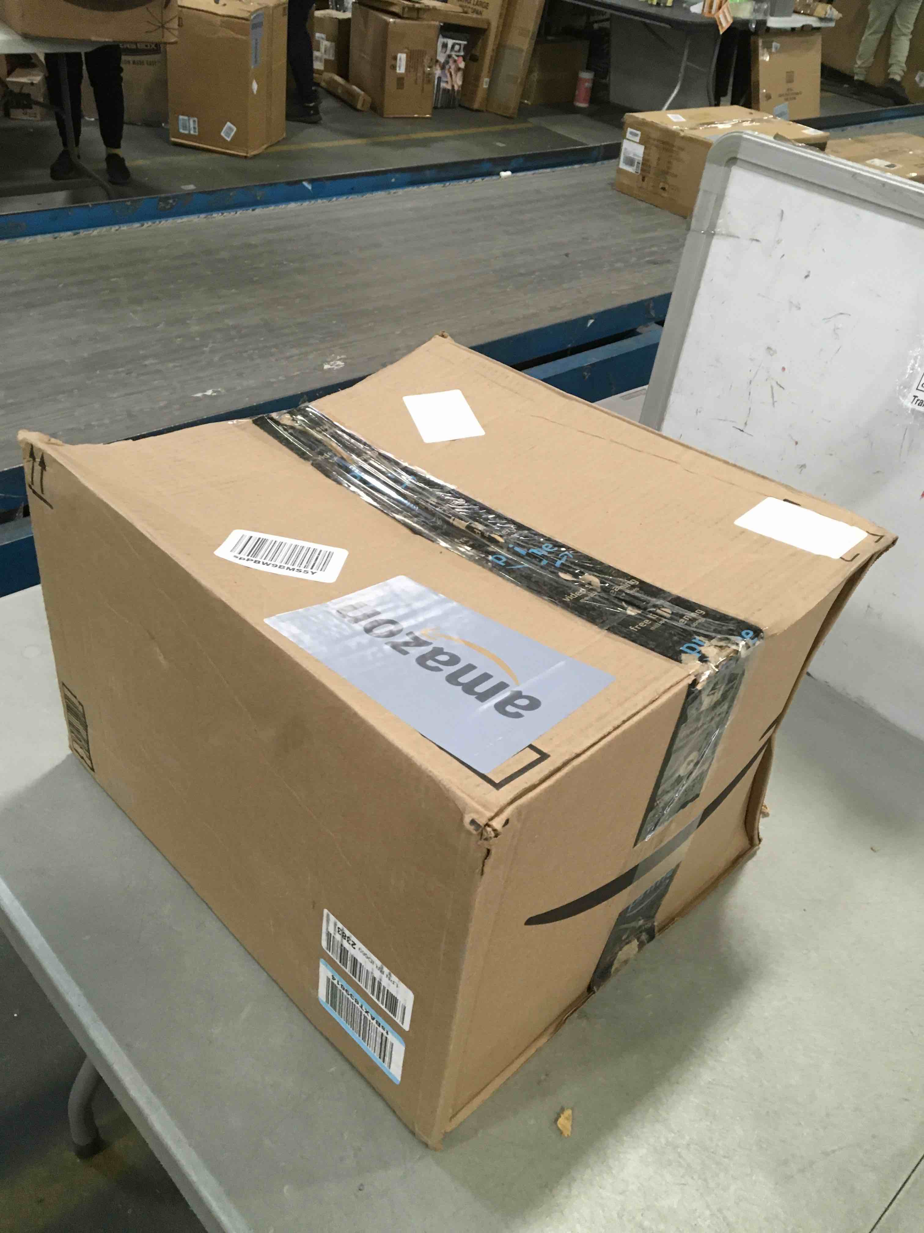 https://s3.amazonaws.com/lotting-images-prod/bidfta/RED5865146_1709296803845.jpeg