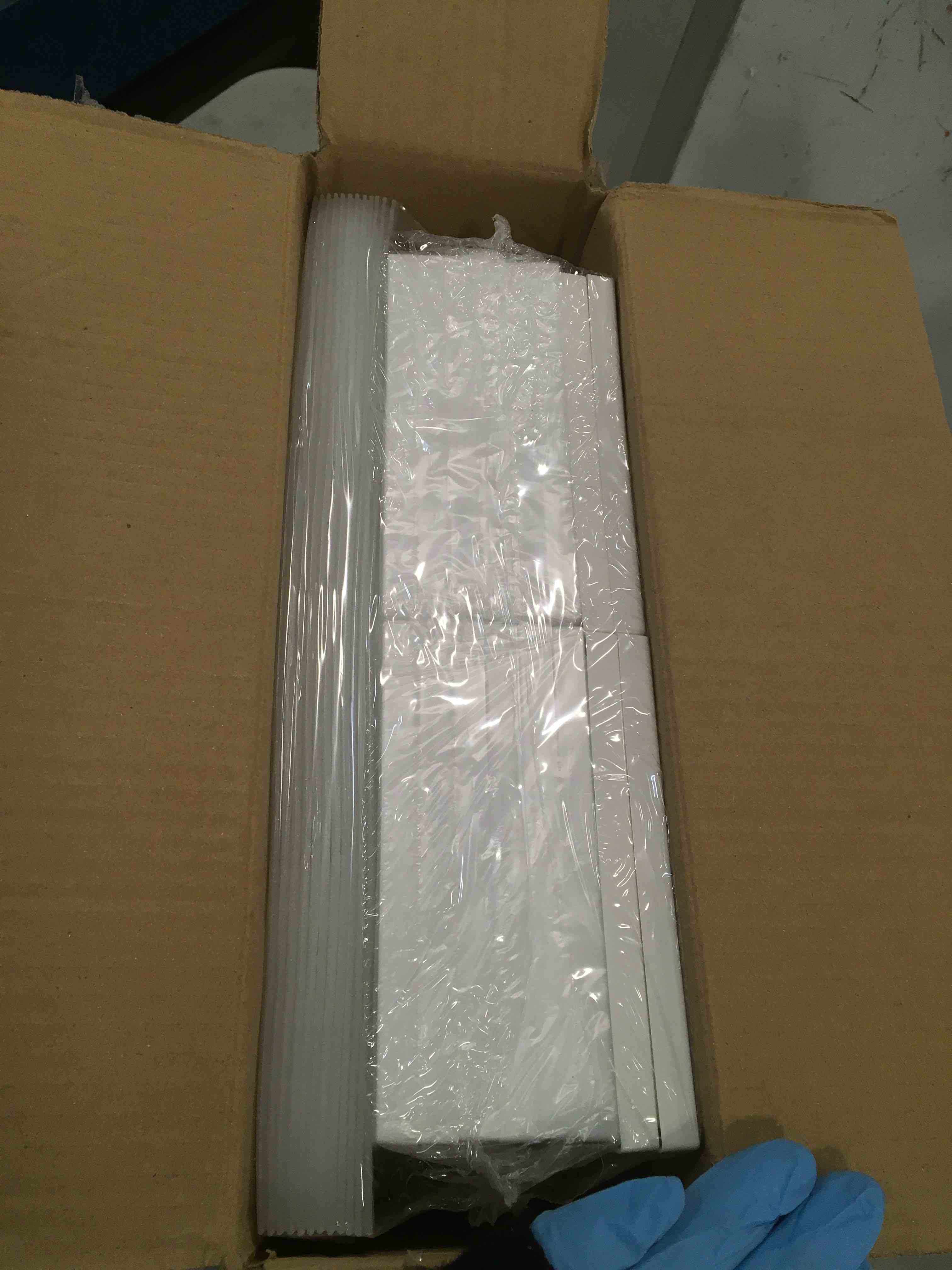https://s3.amazonaws.com/lotting-images-prod/bidfta/RED5865282_1709312231739.jpeg