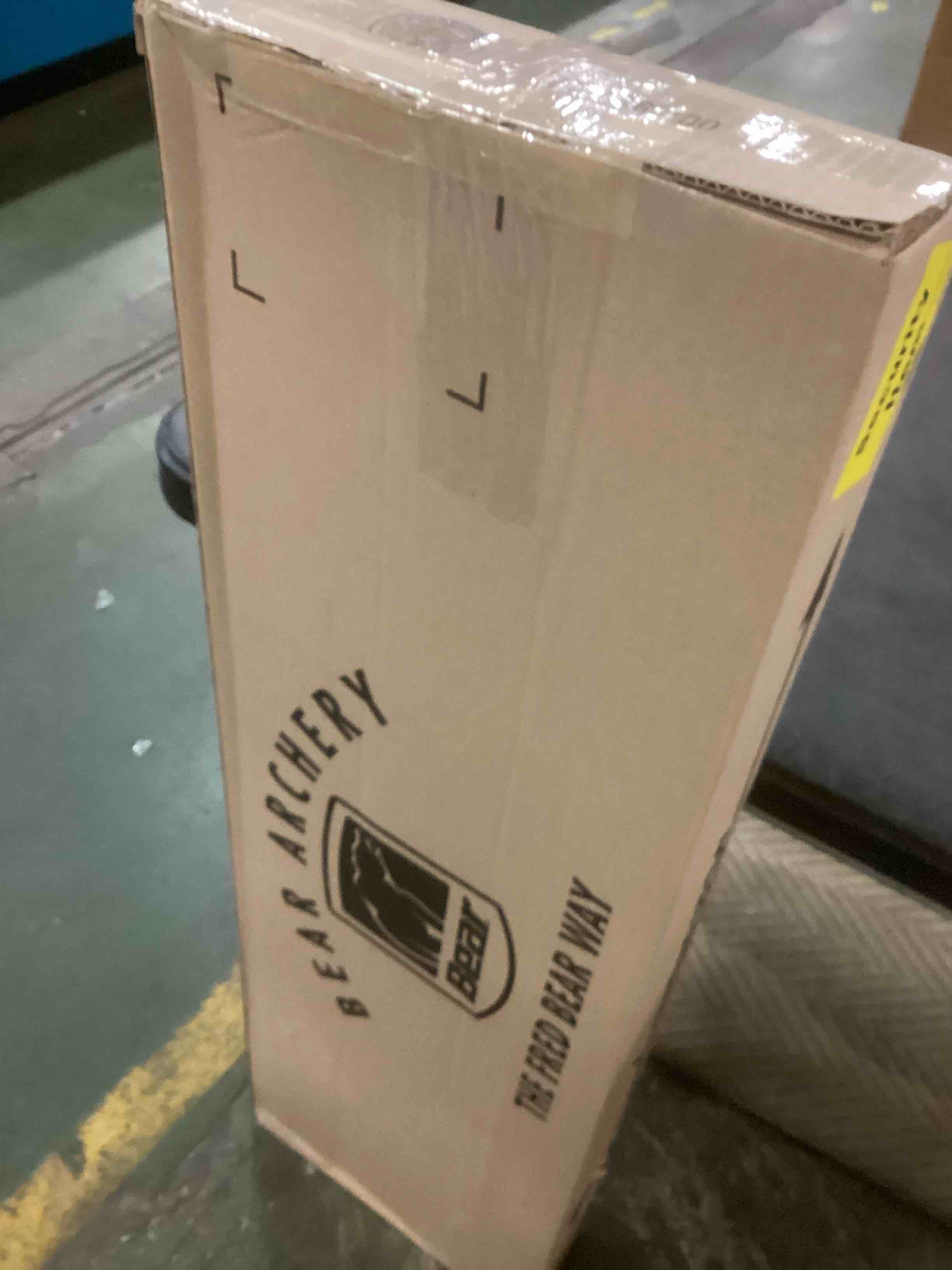 https://s3.amazonaws.com/lotting-images-prod/bidfta/RED5865556_1708690068460.jpeg