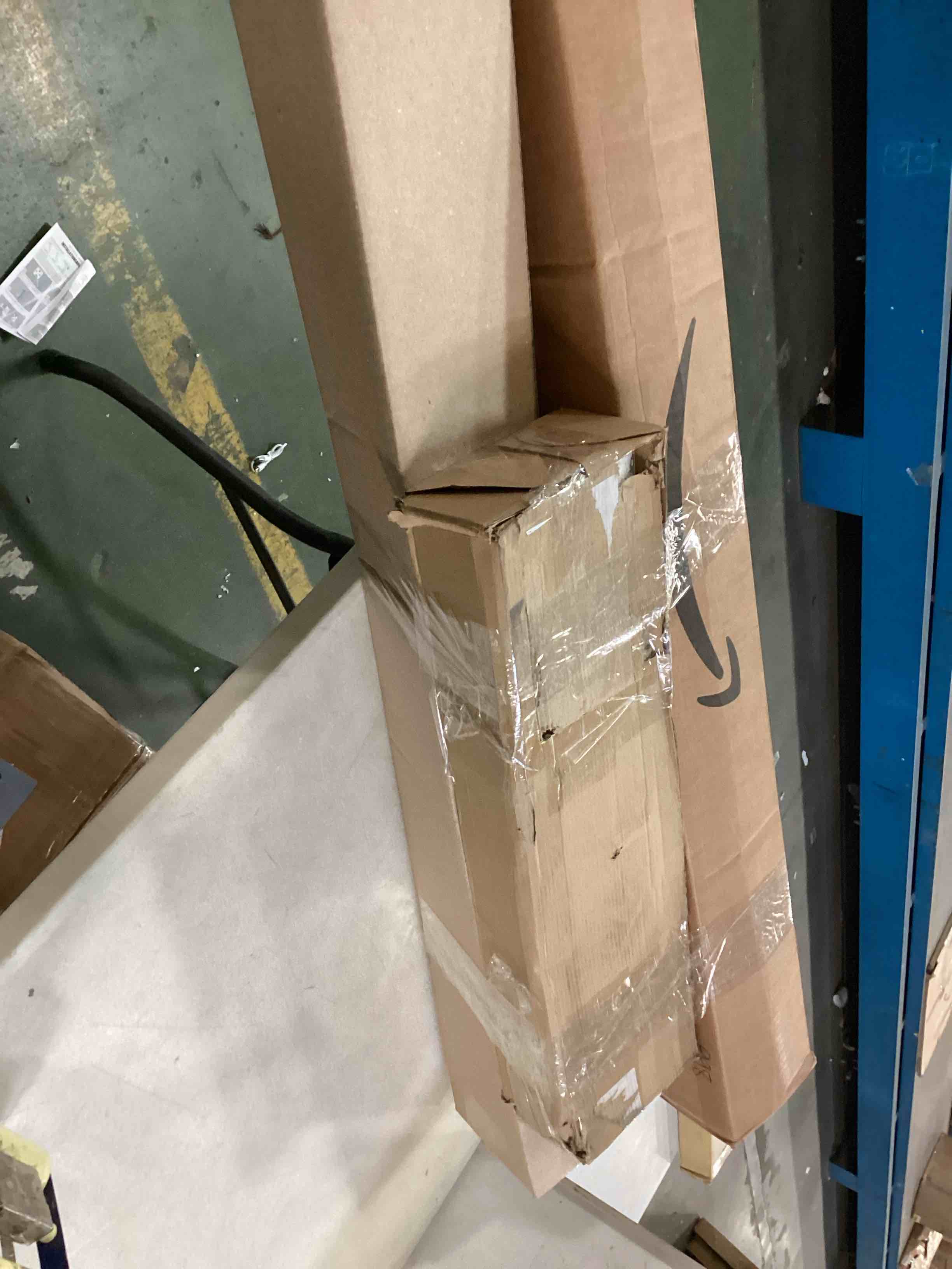 https://s3.amazonaws.com/lotting-images-prod/bidfta/RED5865893_1708790522435.jpeg