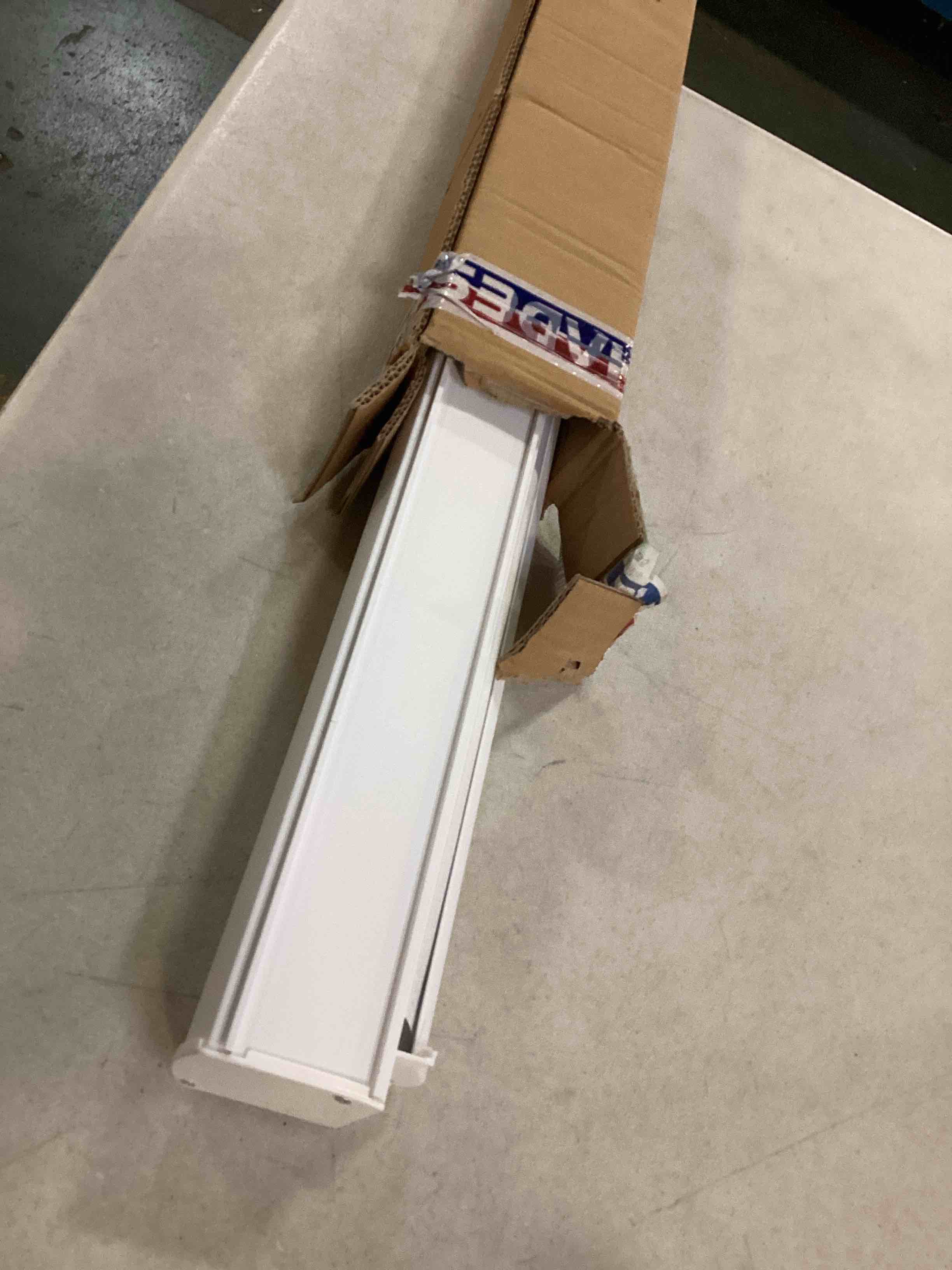 https://s3.amazonaws.com/lotting-images-prod/bidfta/RED5865924_1708793510866.jpeg