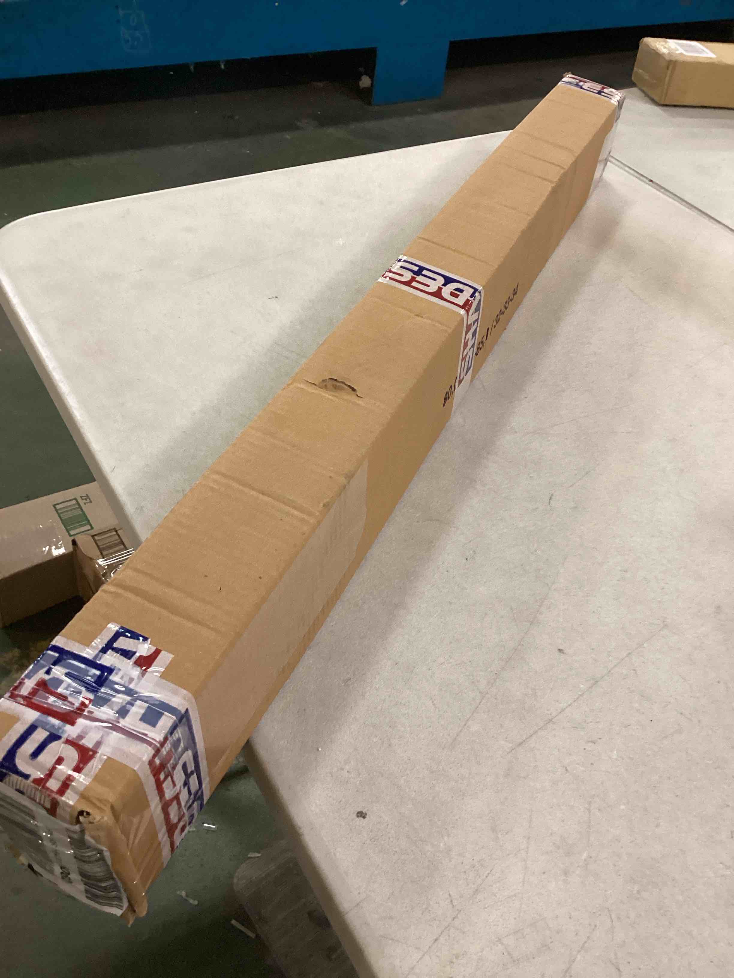 https://s3.amazonaws.com/lotting-images-prod/bidfta/RED5865924_1708793533564.jpeg