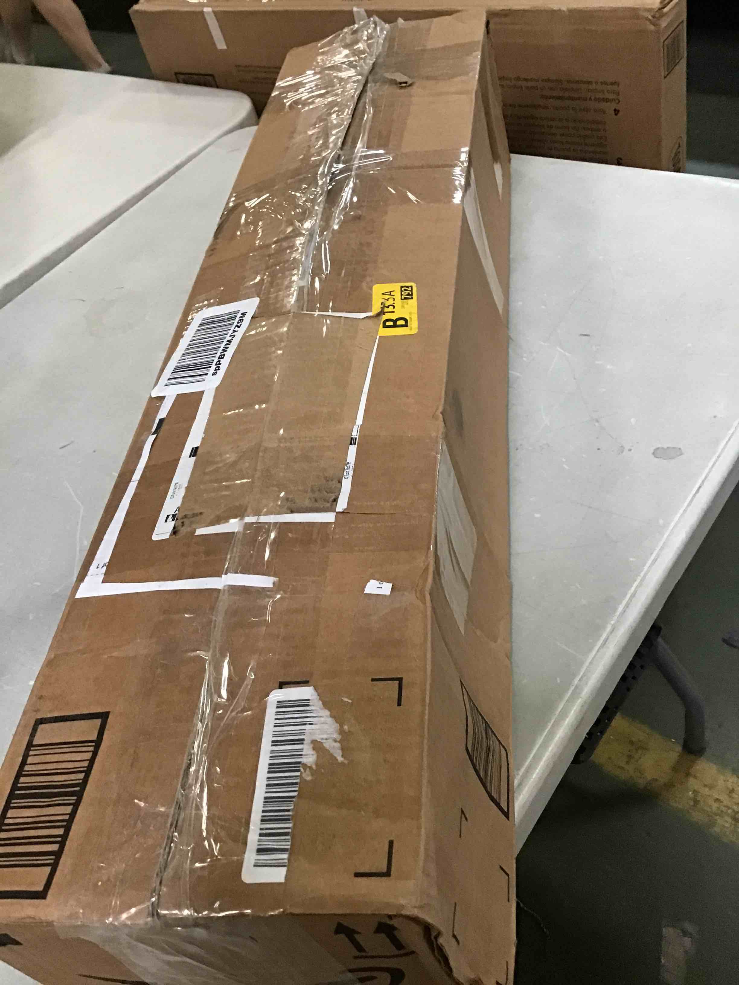 https://s3.amazonaws.com/lotting-images-prod/bidfta/RED5866184_1708972730110.jpeg