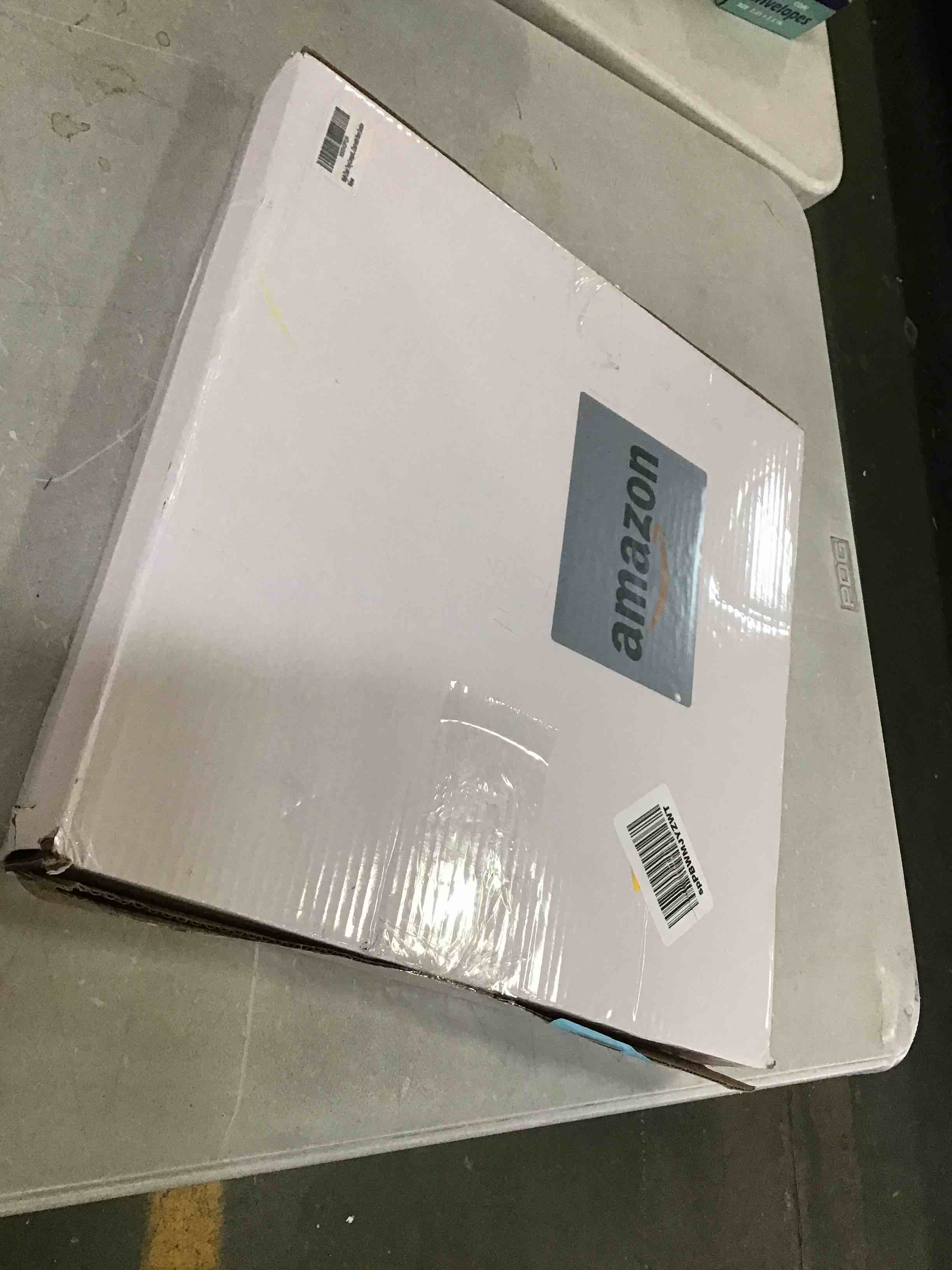 https://s3.amazonaws.com/lotting-images-prod/bidfta/RED5866210_1708976199212.jpeg