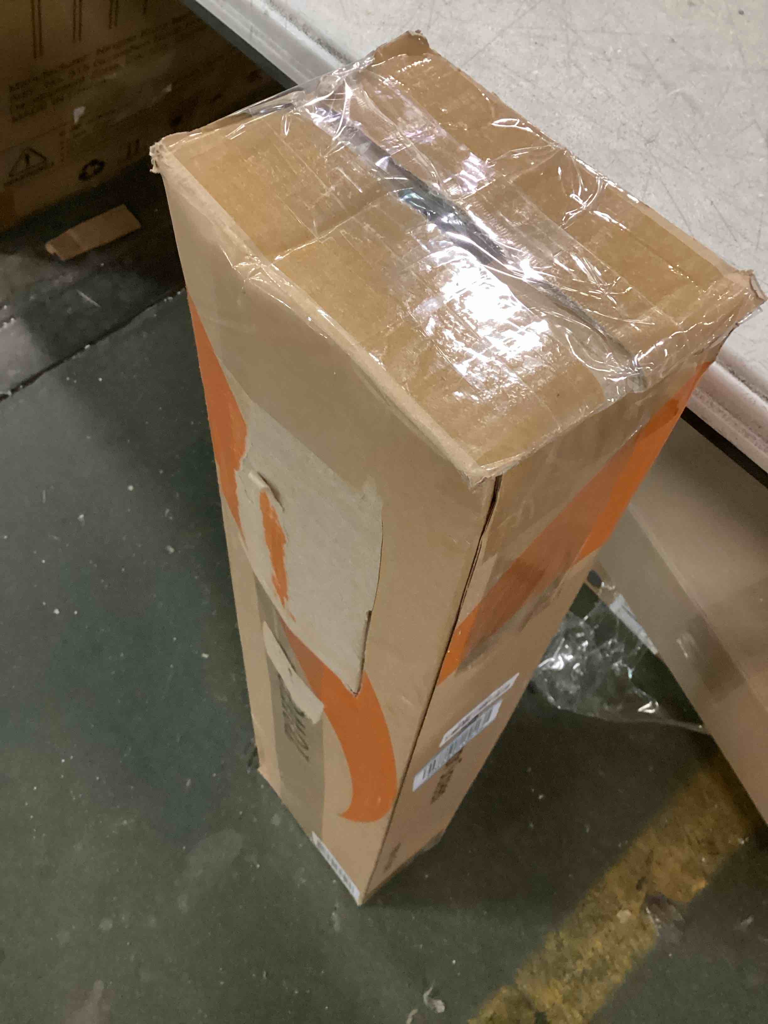 https://s3.amazonaws.com/lotting-images-prod/bidfta/RED5866455_1709062042775.jpeg