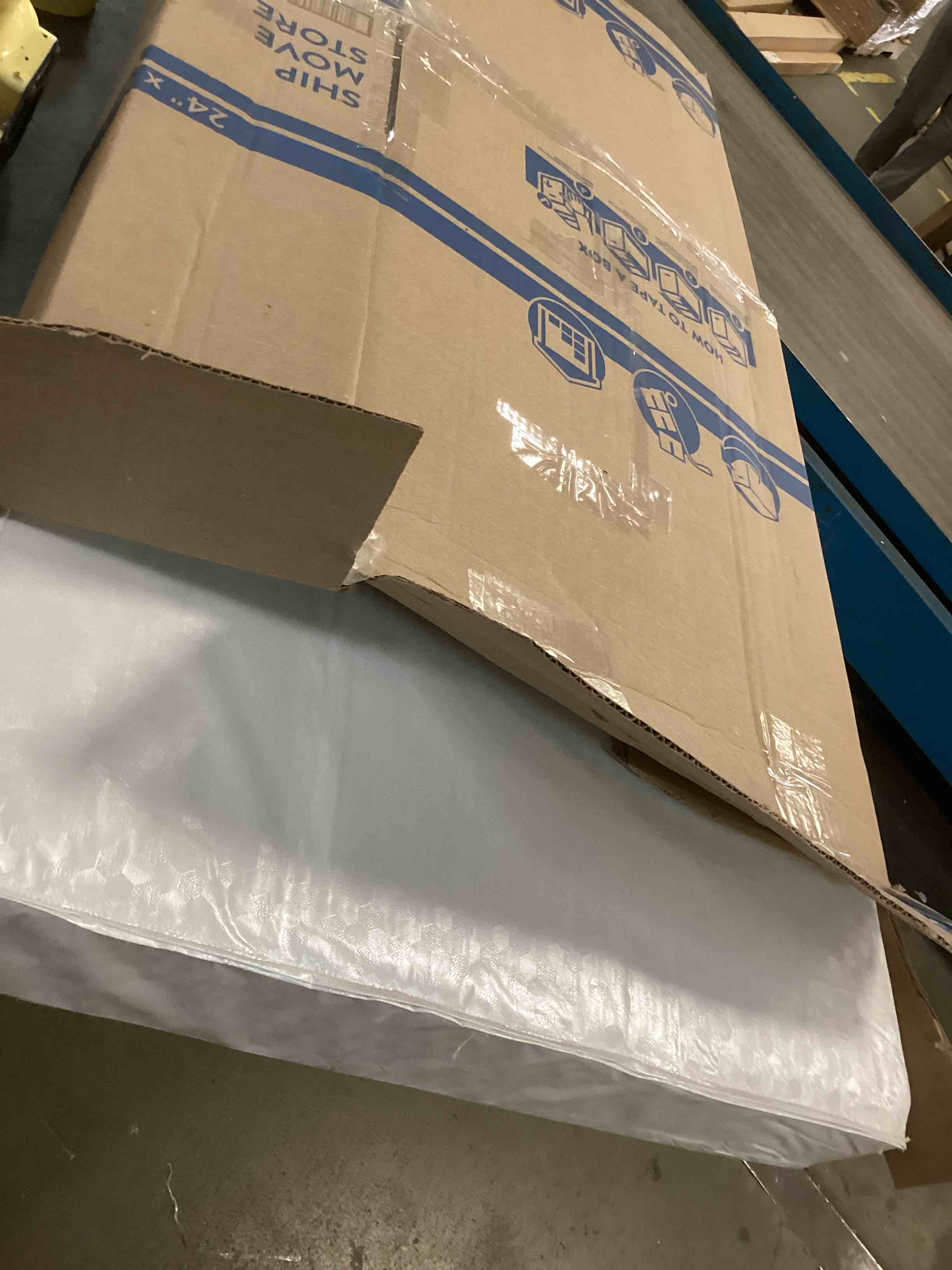 https://s3.amazonaws.com/lotting-images-prod/bidfta/RED5866653_1709150105418.jpeg