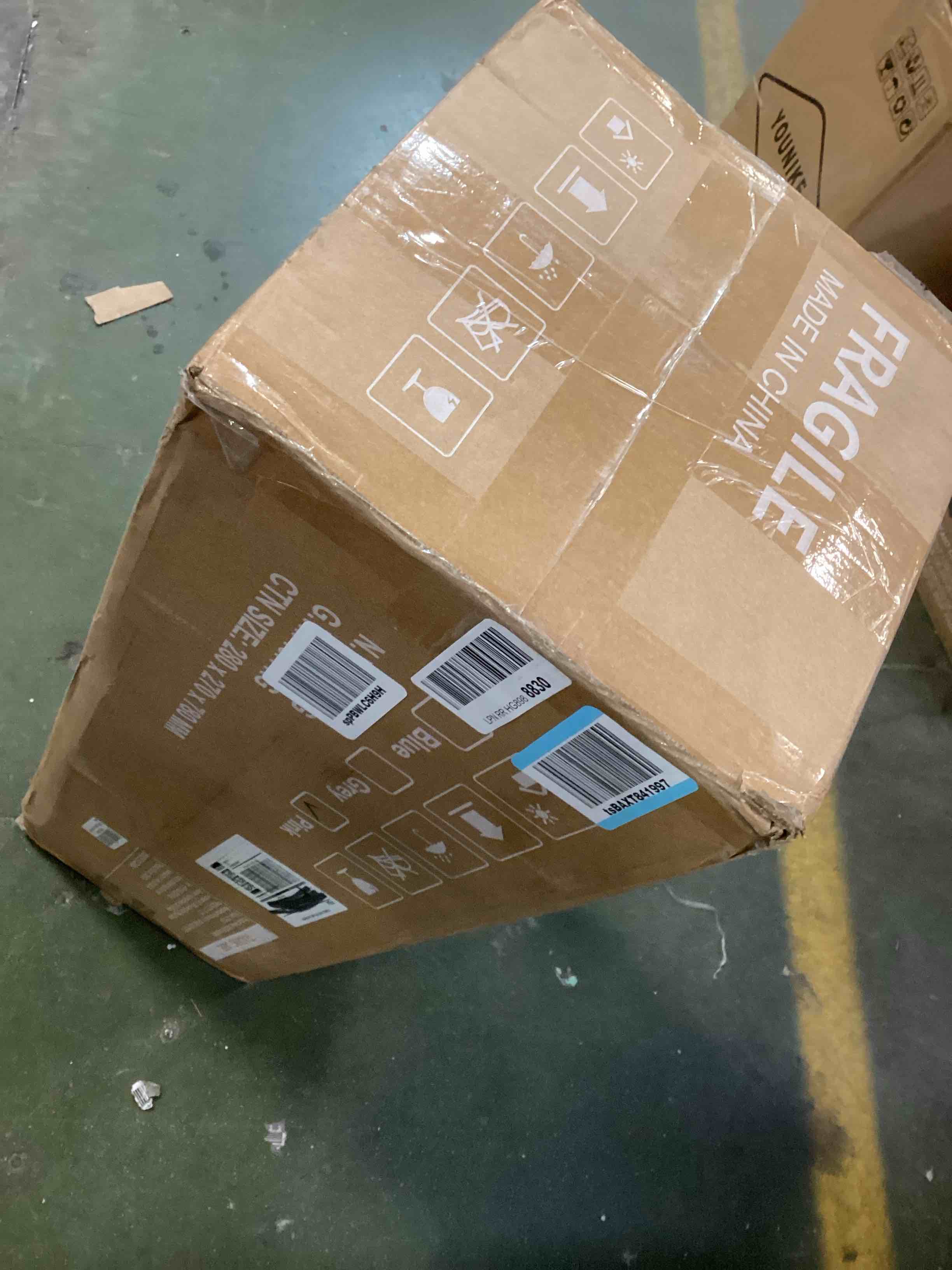 https://s3.amazonaws.com/lotting-images-prod/bidfta/RED5866663_1709152074576.jpeg