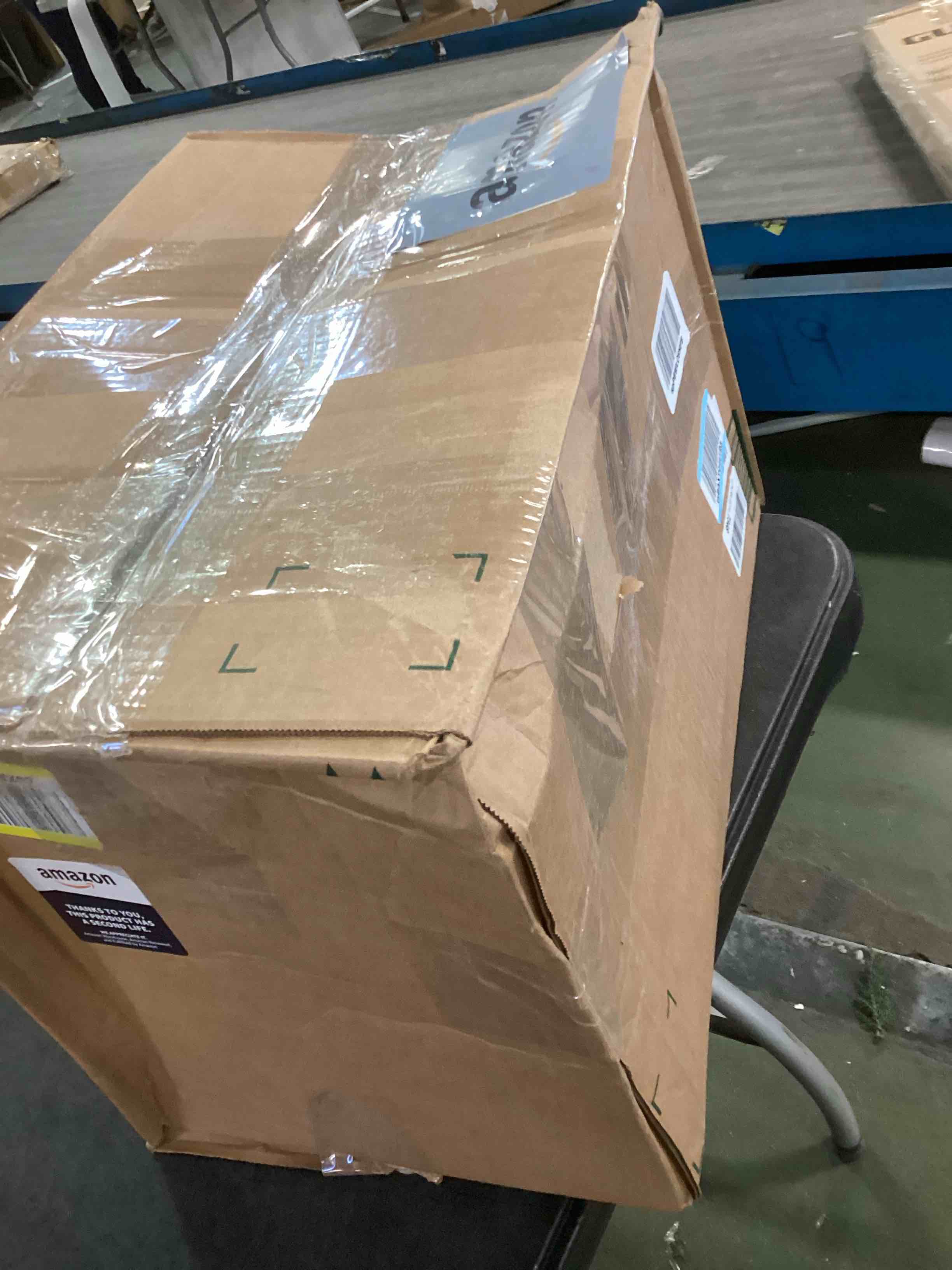 https://s3.amazonaws.com/lotting-images-prod/bidfta/RED5866686_1709154885965.jpeg