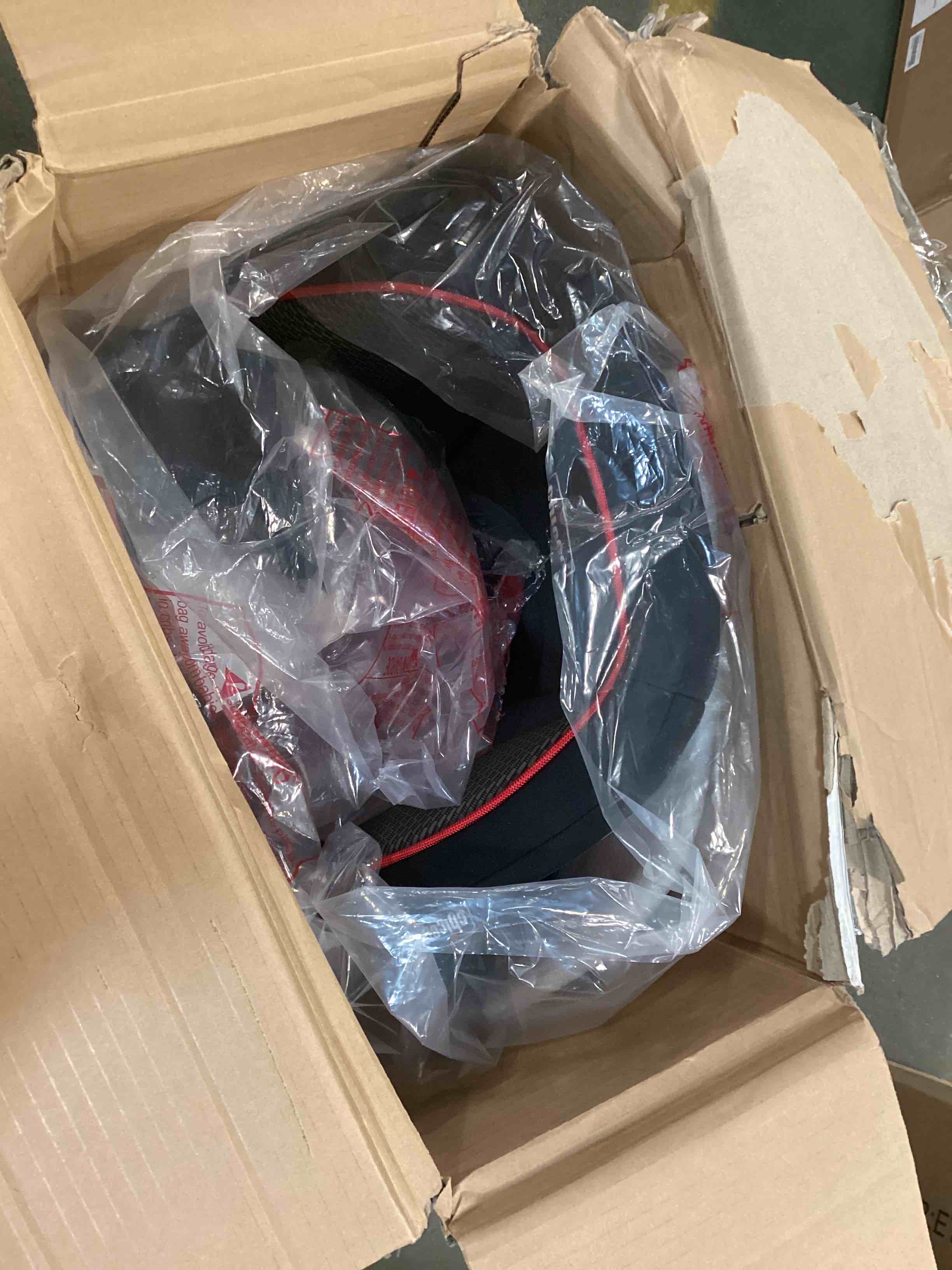 https://s3.amazonaws.com/lotting-images-prod/bidfta/RED5866732_1709212637447.jpeg