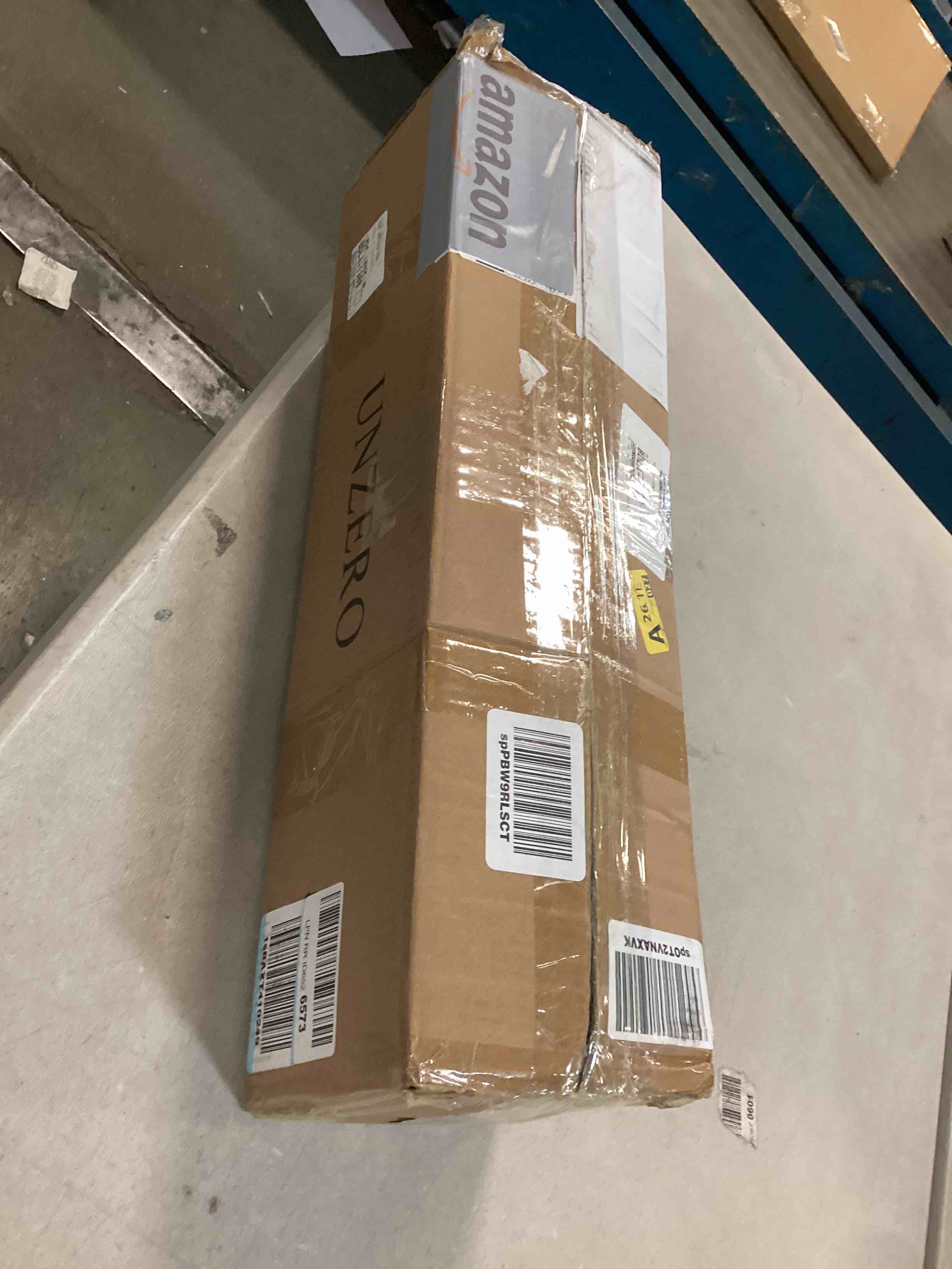 https://s3.amazonaws.com/lotting-images-prod/bidfta/RED5866753_1709215341396.jpeg