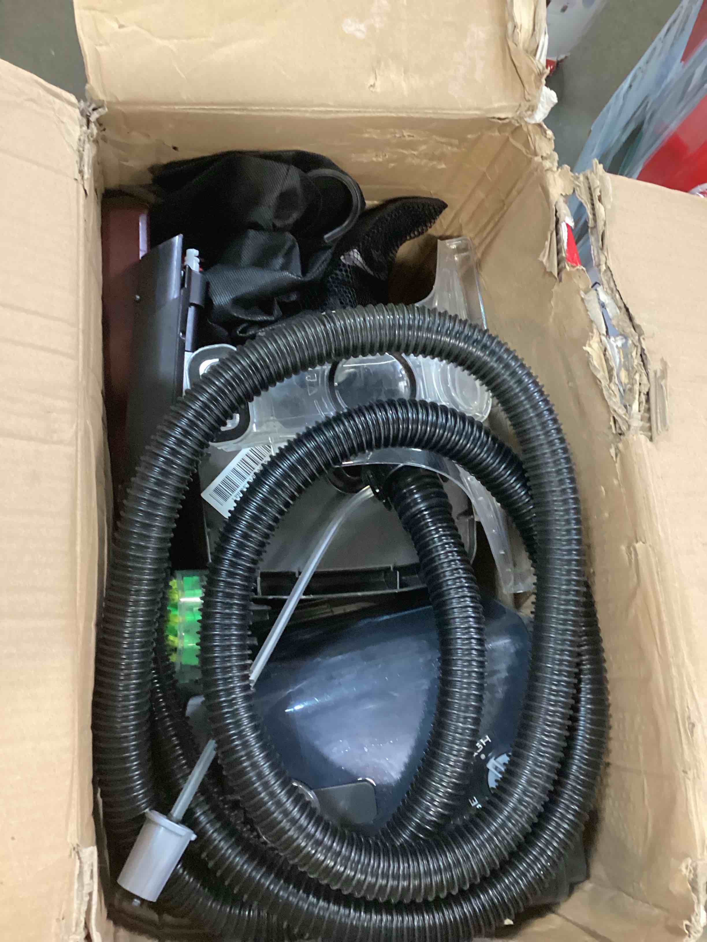 https://s3.amazonaws.com/lotting-images-prod/bidfta/RED5866833_1709225873128.jpeg