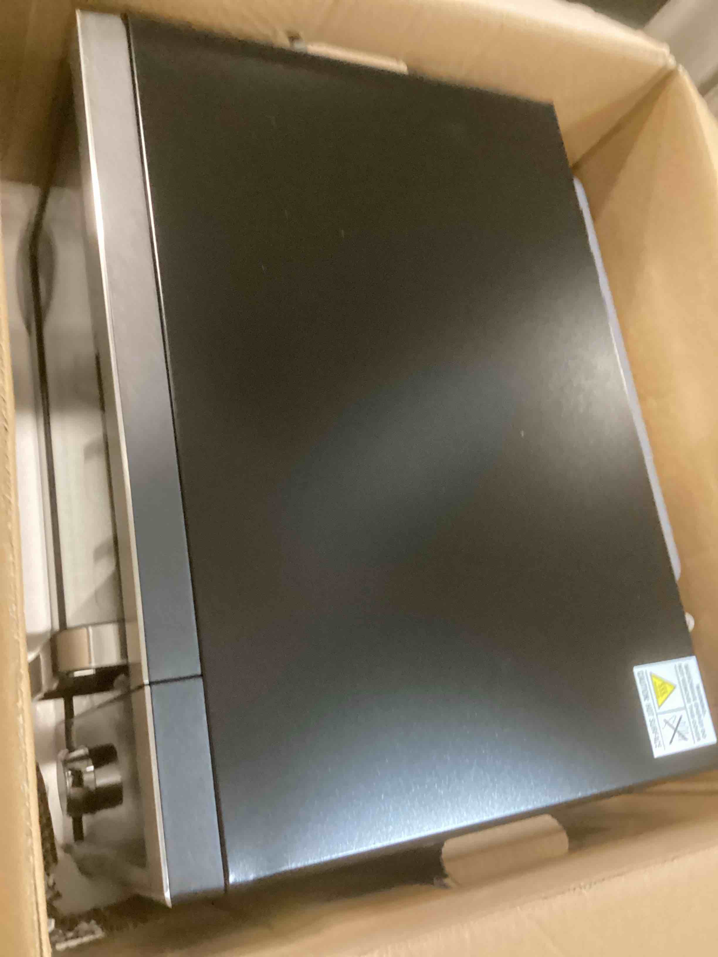 https://s3.amazonaws.com/lotting-images-prod/bidfta/RED5867038_1708547671229.jpeg