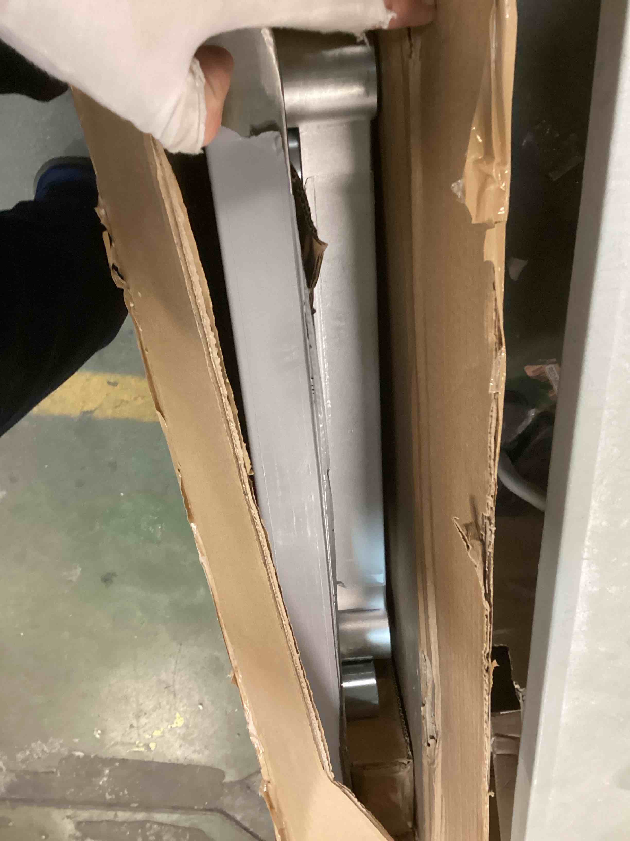 https://s3.amazonaws.com/lotting-images-prod/bidfta/RED5867142_1708612059334.jpeg