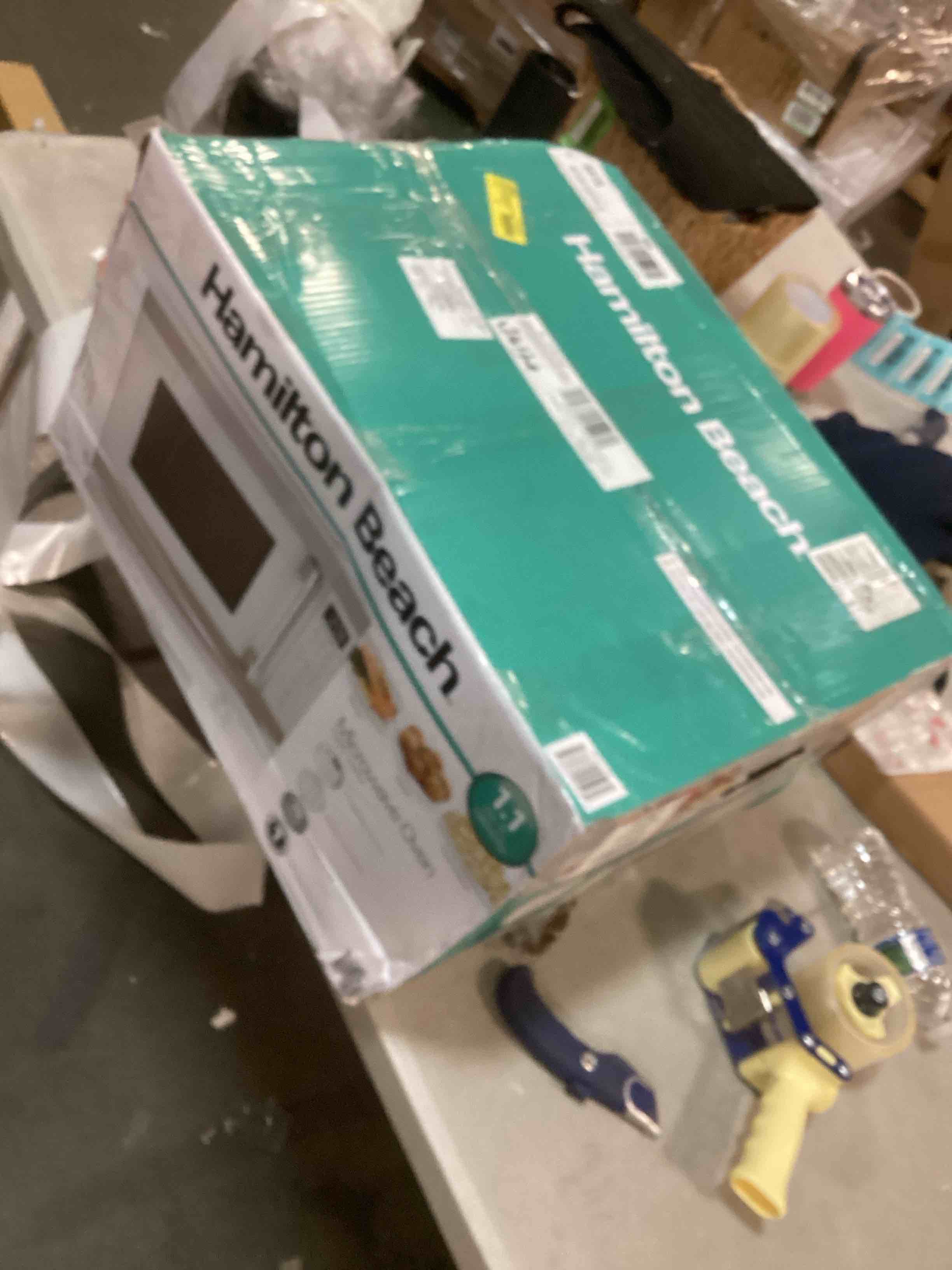 https://s3.amazonaws.com/lotting-images-prod/bidfta/RED5867179_1708616478055.jpeg