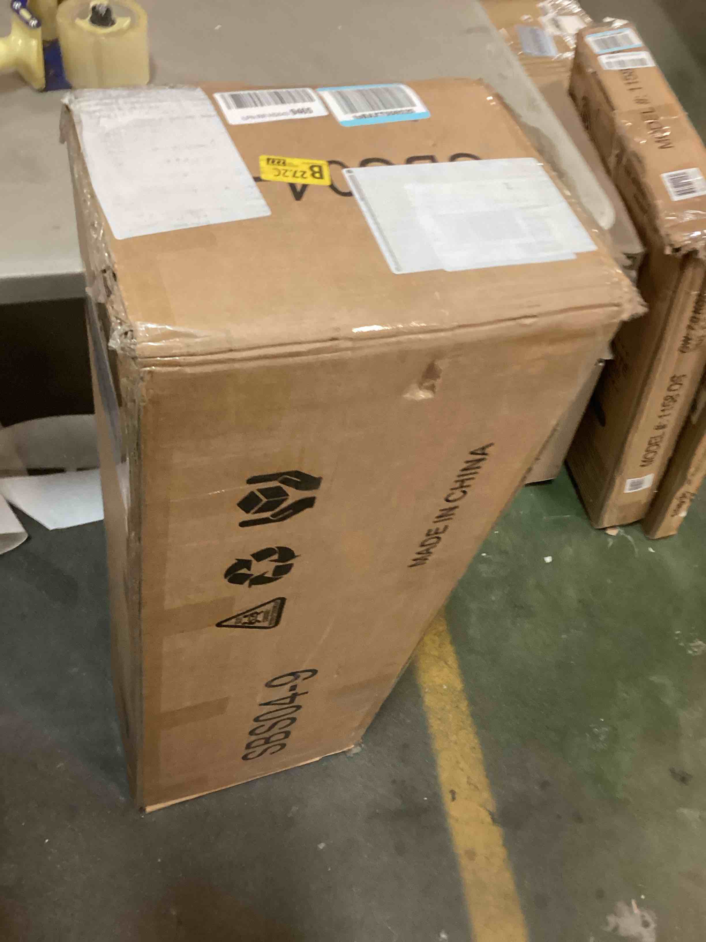https://s3.amazonaws.com/lotting-images-prod/bidfta/RED5867226_1708622612819.jpeg