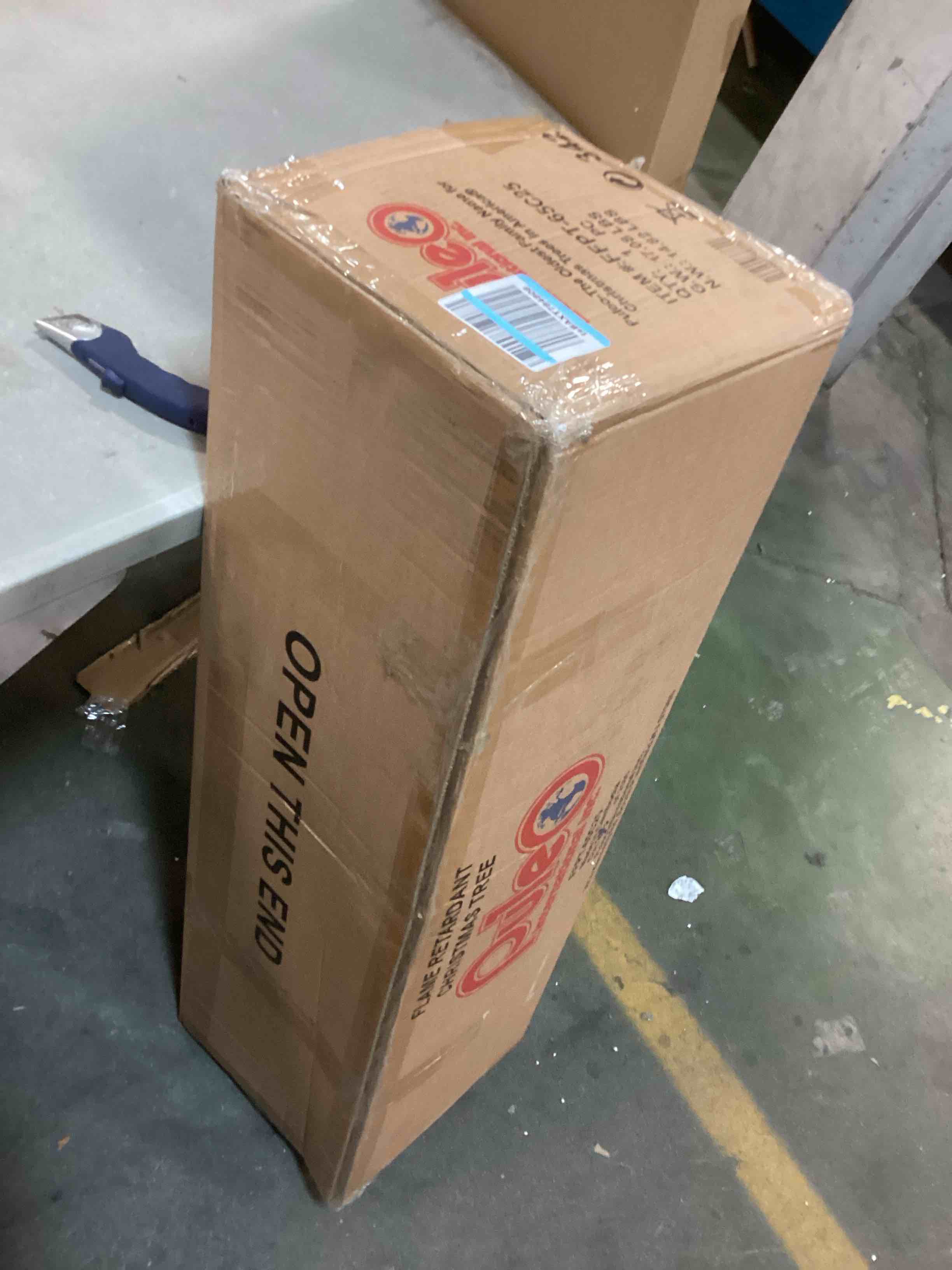 https://s3.amazonaws.com/lotting-images-prod/bidfta/RED5867306_1708633403482.jpeg