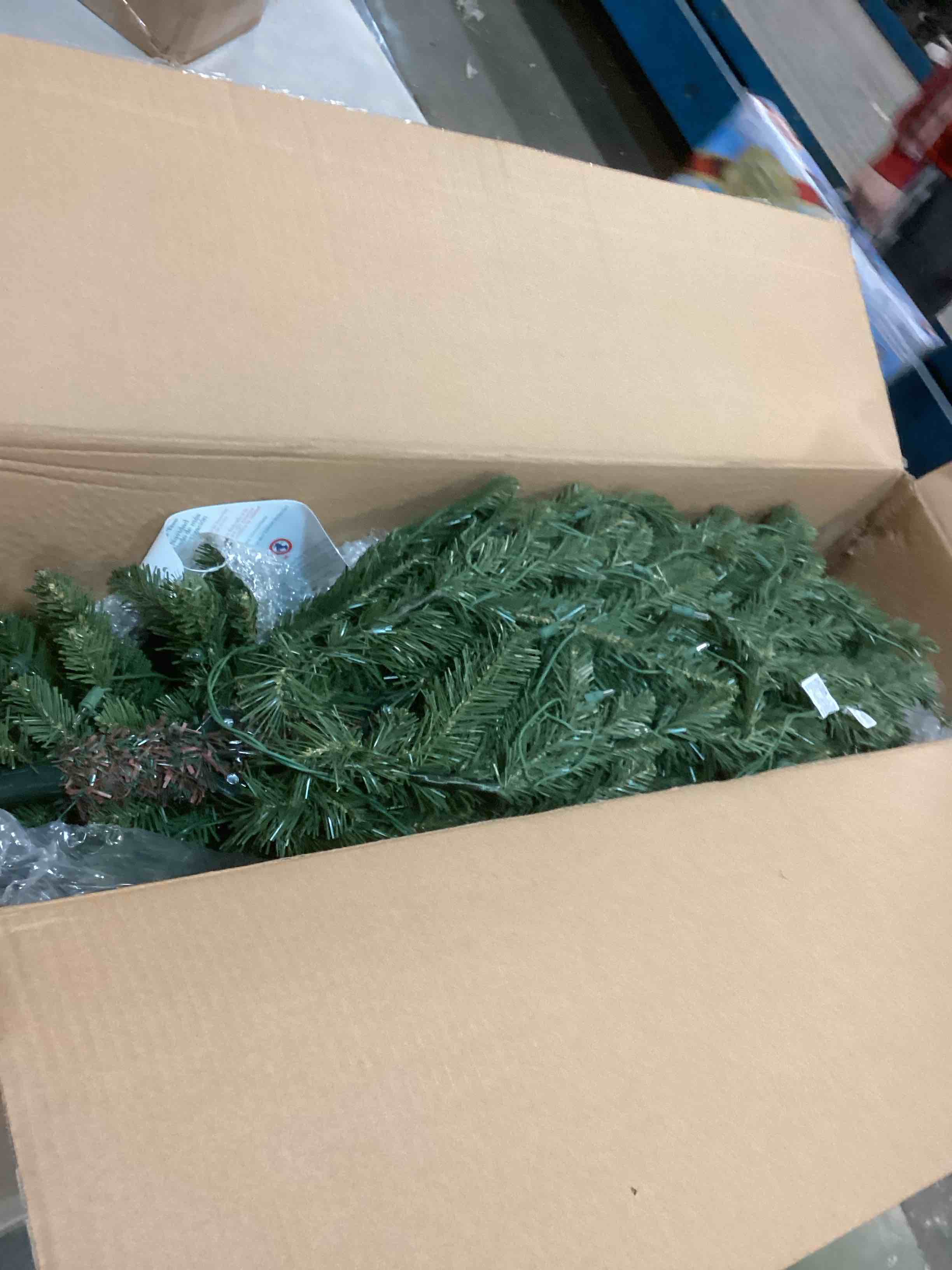 https://s3.amazonaws.com/lotting-images-prod/bidfta/RED5867306_1708633435173.jpeg