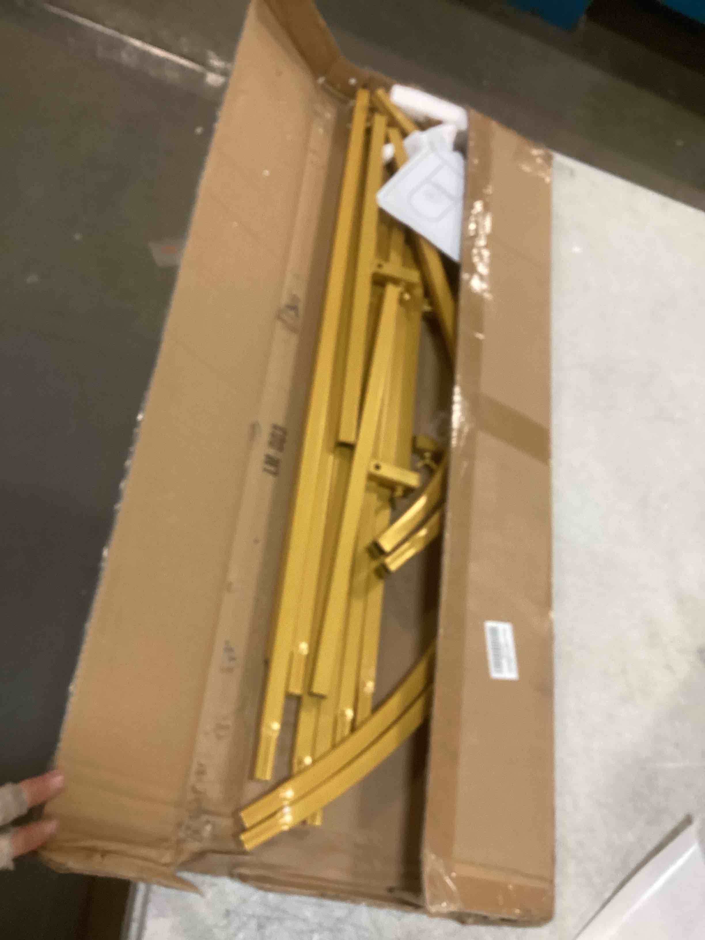 https://s3.amazonaws.com/lotting-images-prod/bidfta/RED5867368_1708692413770.jpeg