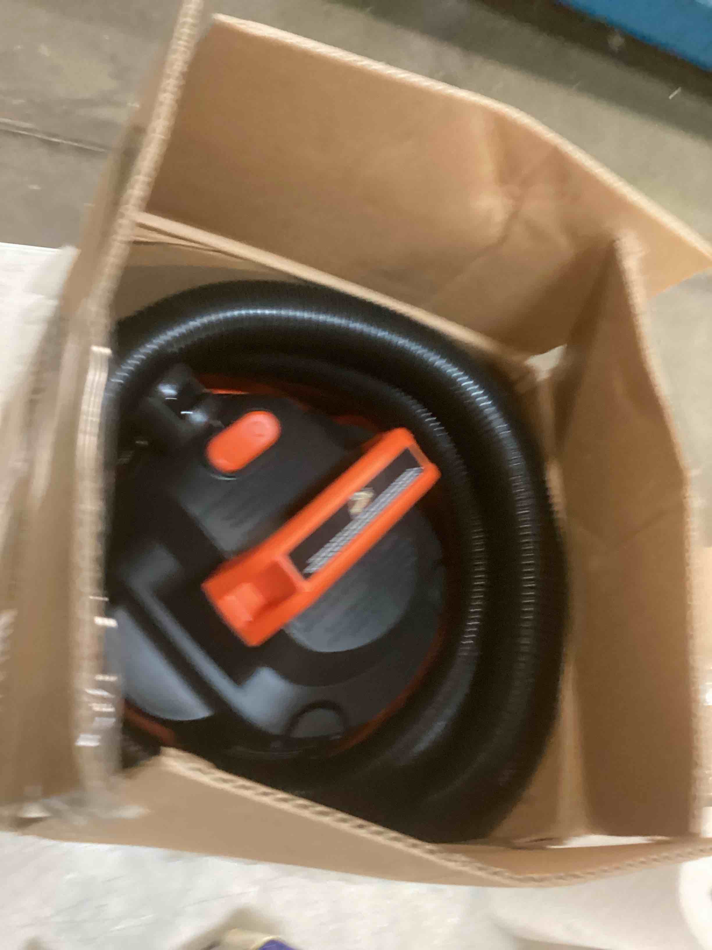 https://s3.amazonaws.com/lotting-images-prod/bidfta/RED5867399_1708695374549.jpeg