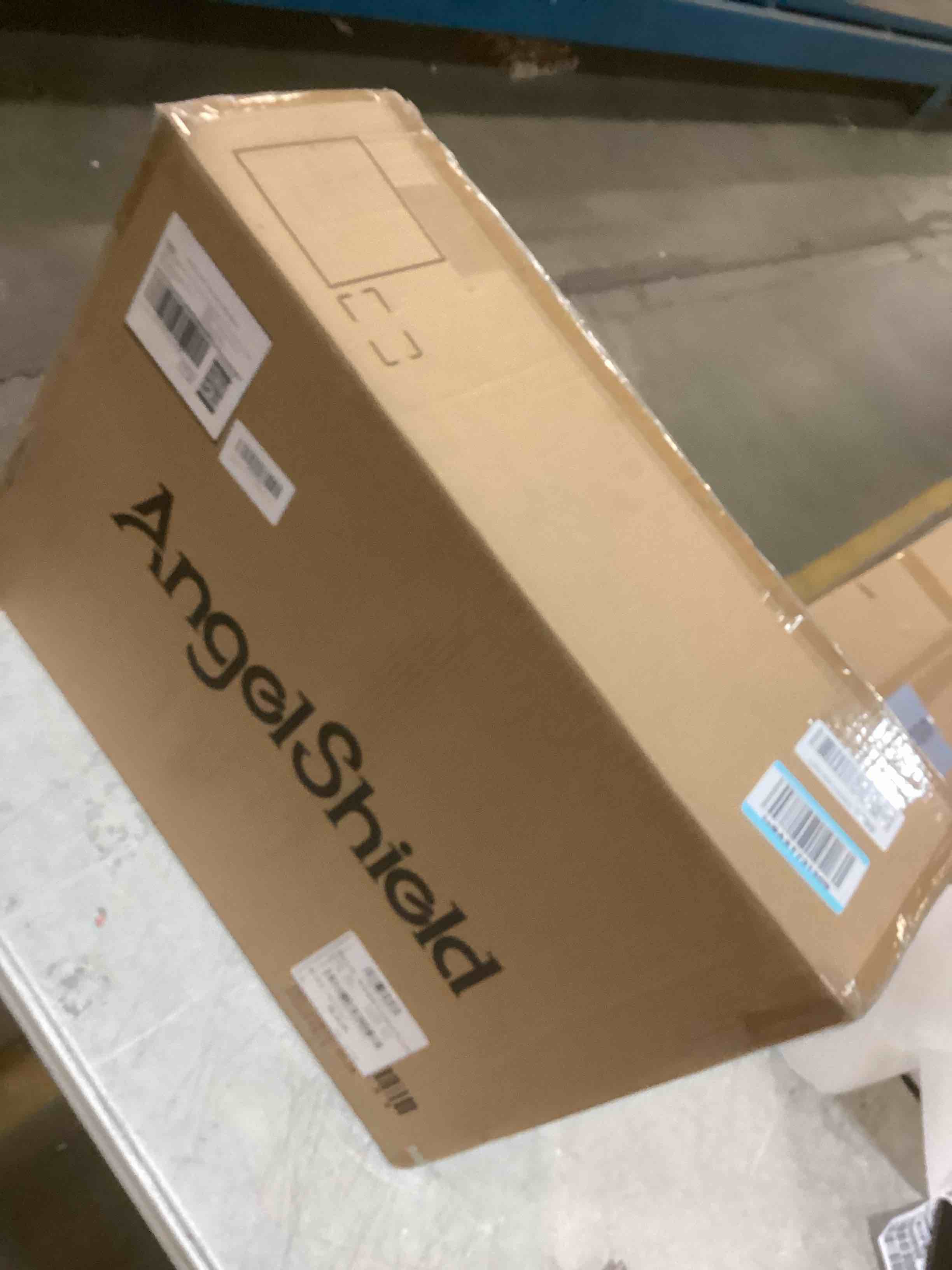 https://s3.amazonaws.com/lotting-images-prod/bidfta/RED5867440_1708698787800.jpeg