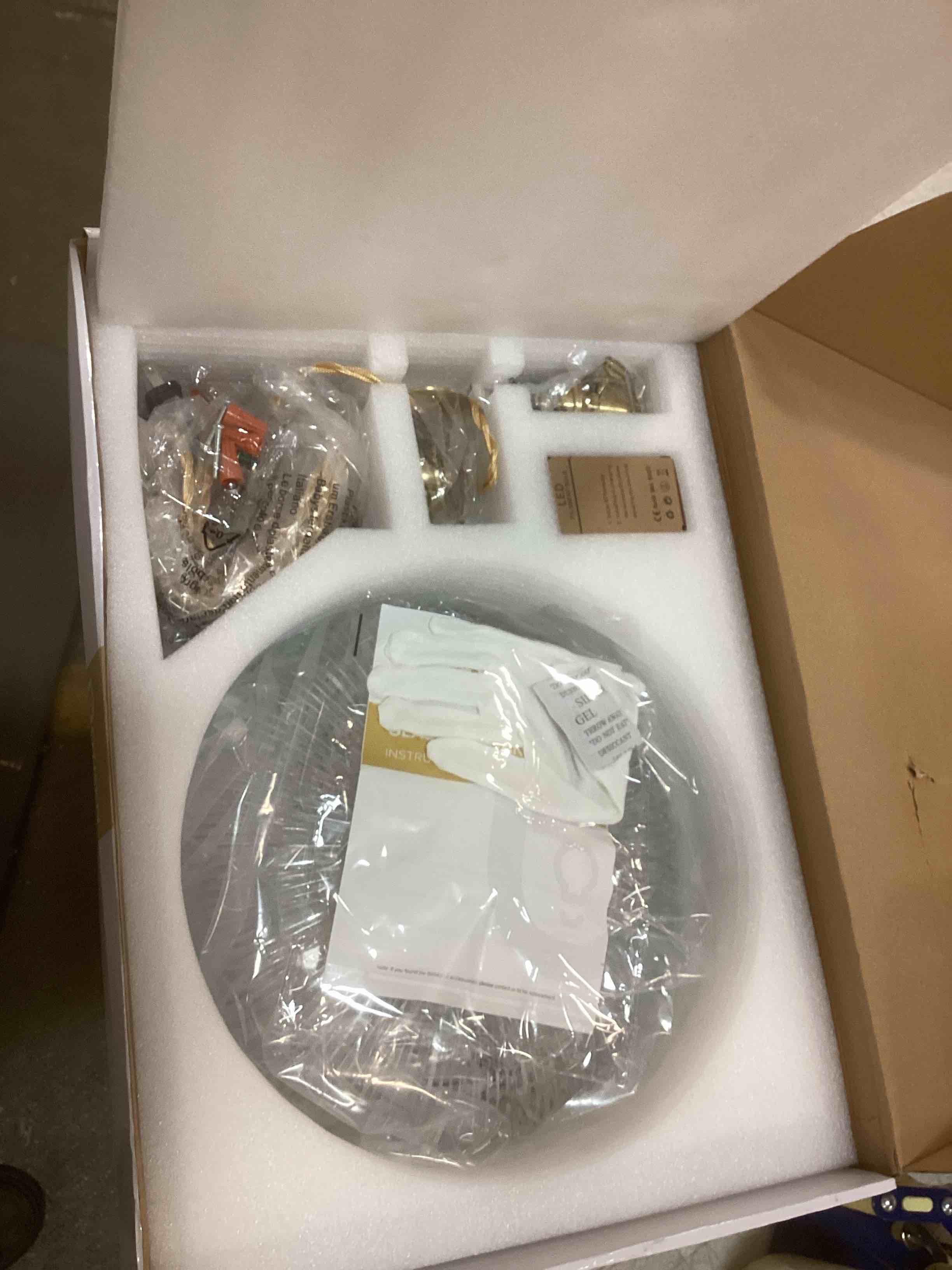 https://s3.amazonaws.com/lotting-images-prod/bidfta/RED5867610_1708715683723.jpeg