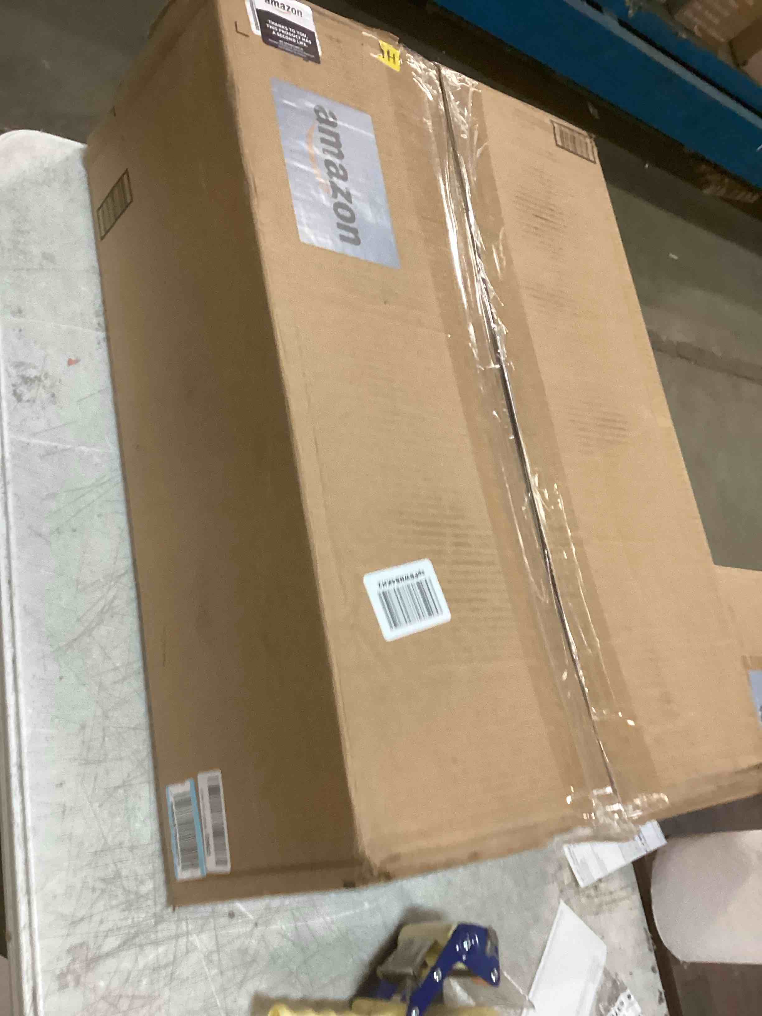 https://s3.amazonaws.com/lotting-images-prod/bidfta/RED5867670_1708722409646.jpeg