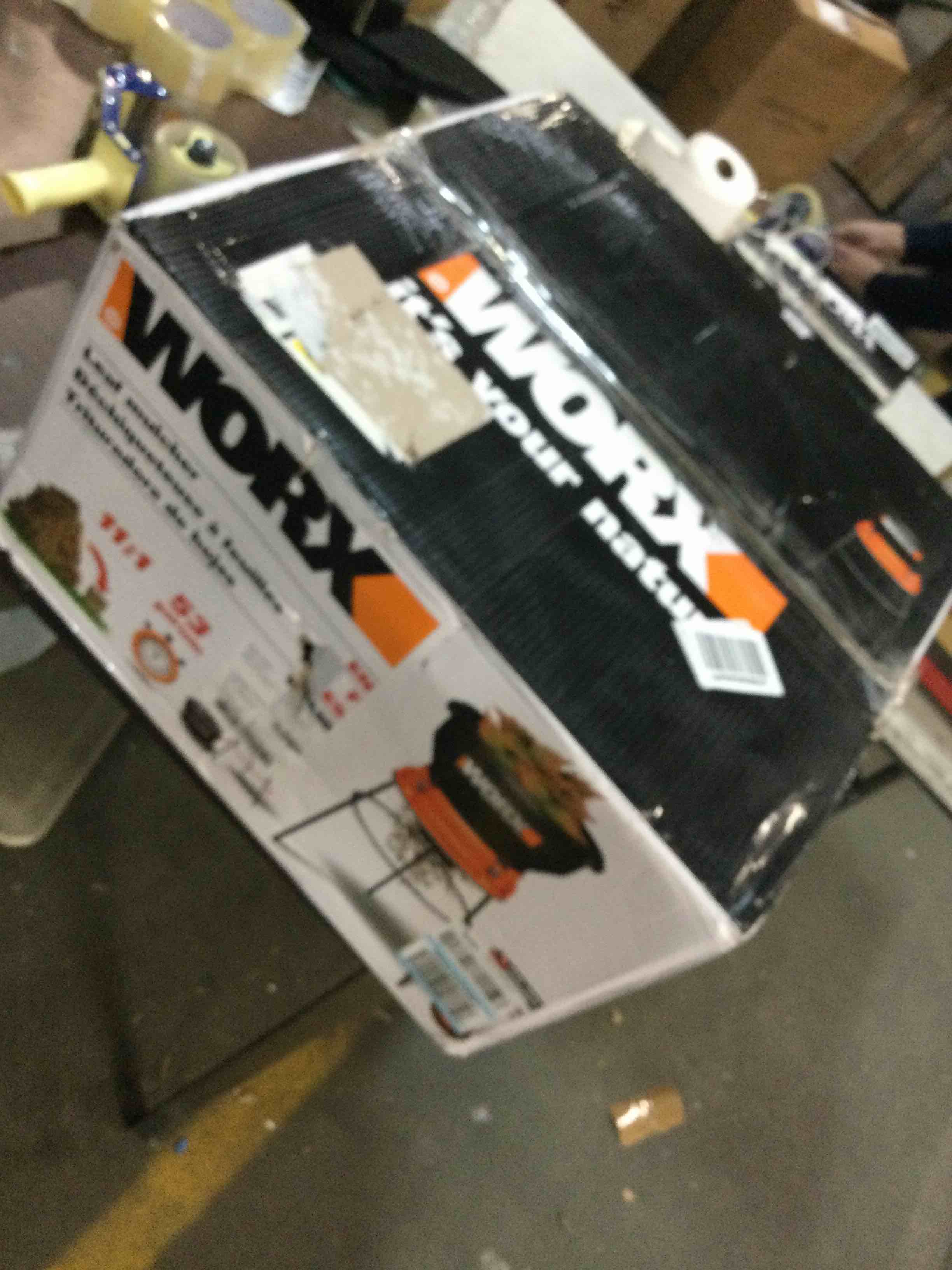 https://s3.amazonaws.com/lotting-images-prod/bidfta/RED5867786_1708791802351.jpeg
