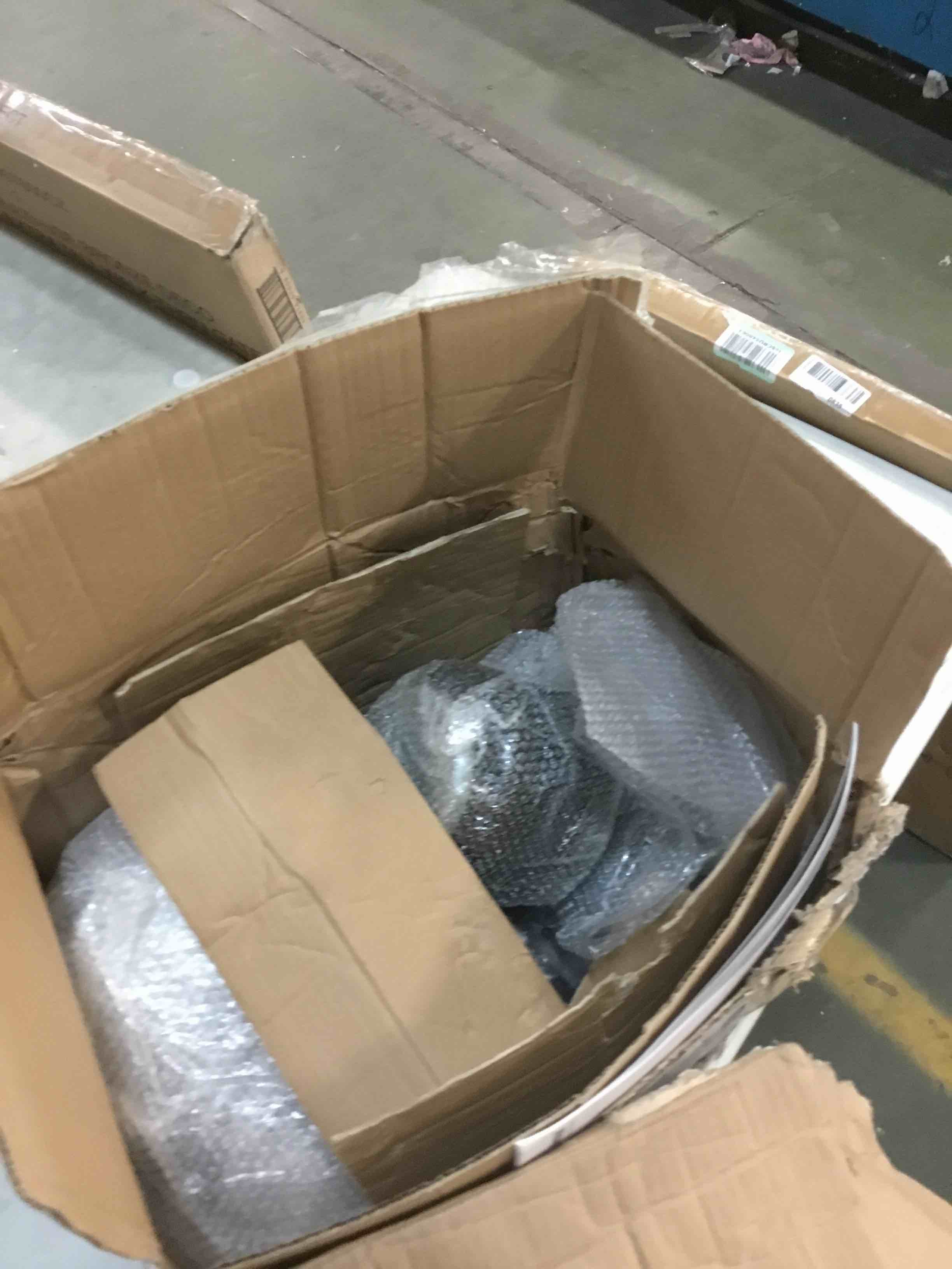 https://s3.amazonaws.com/lotting-images-prod/bidfta/RED5867963_1708952677093.jpeg