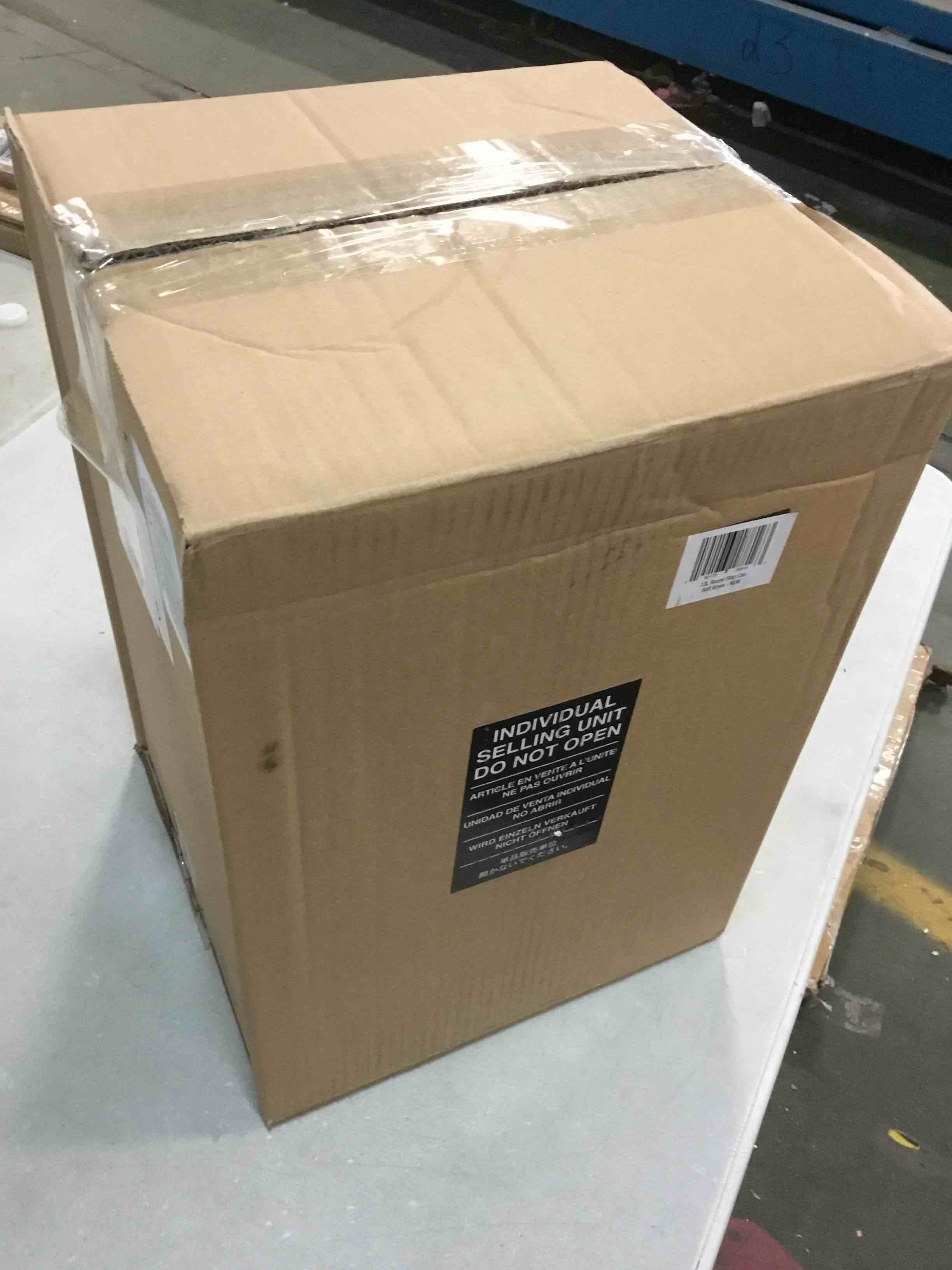 https://s3.amazonaws.com/lotting-images-prod/bidfta/RED5868132_1708974733792.jpeg