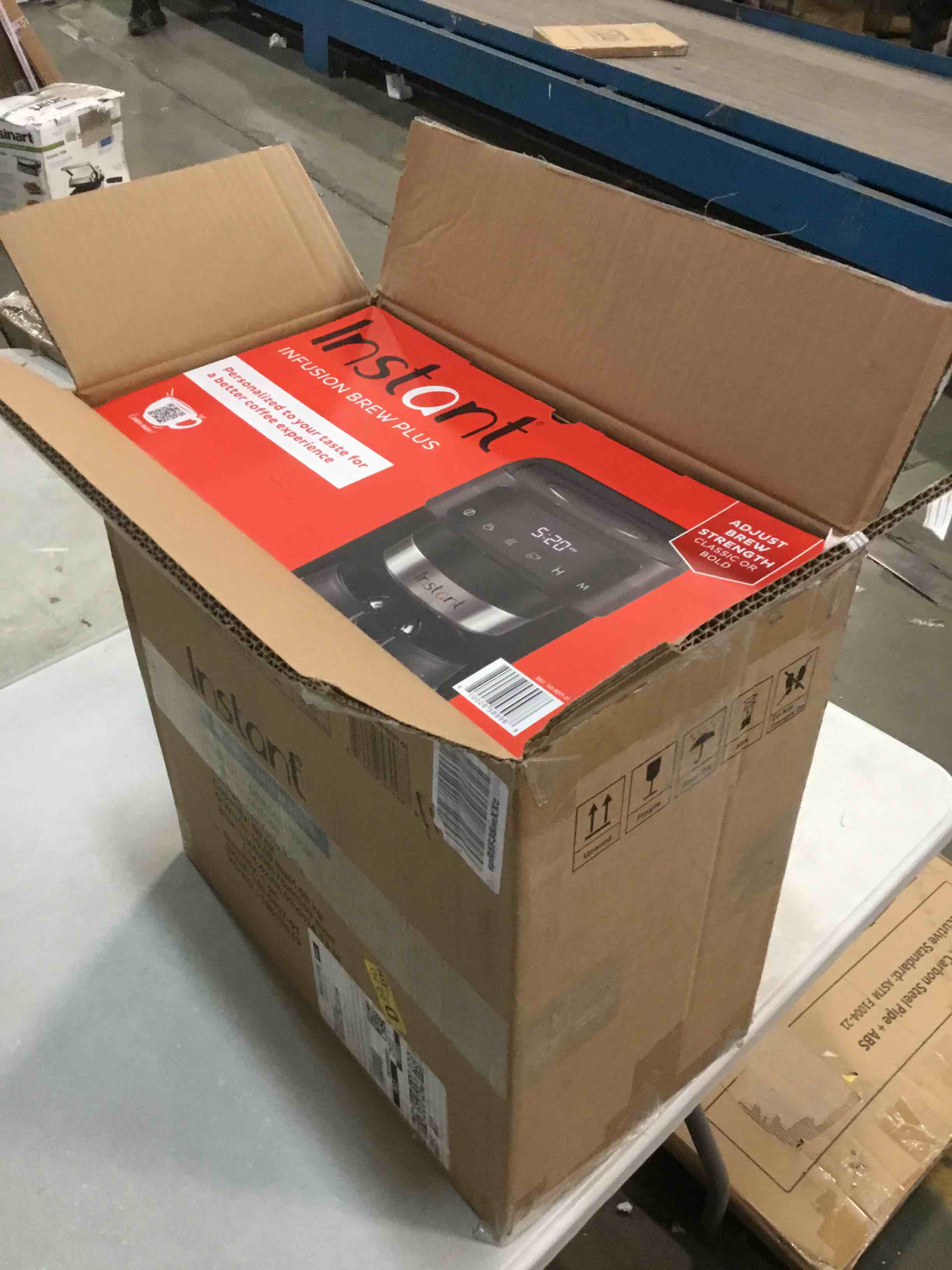 https://s3.amazonaws.com/lotting-images-prod/bidfta/RED5868147_1708977048896.jpeg