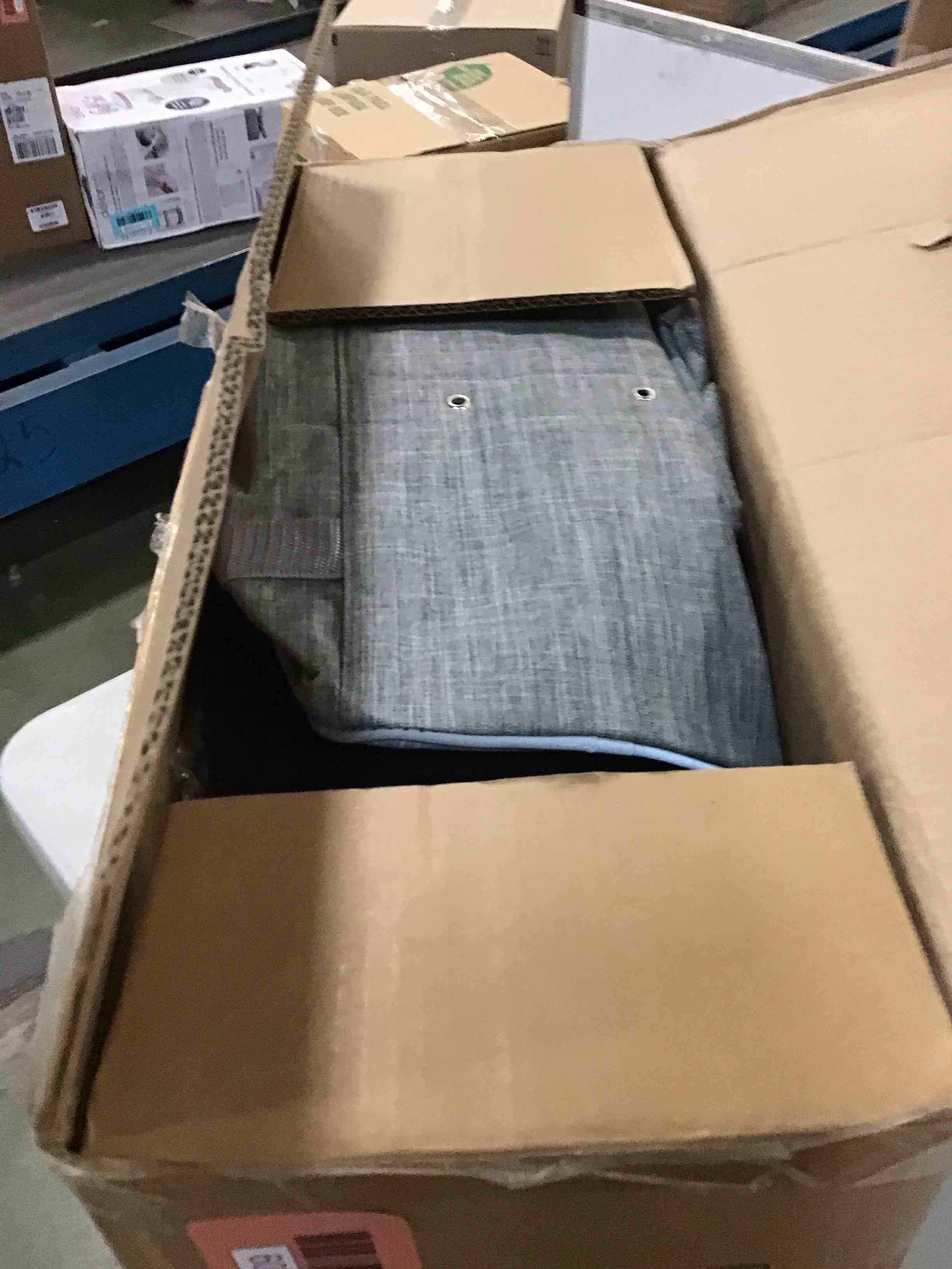 https://s3.amazonaws.com/lotting-images-prod/bidfta/RED5868209_1709039639958.jpeg