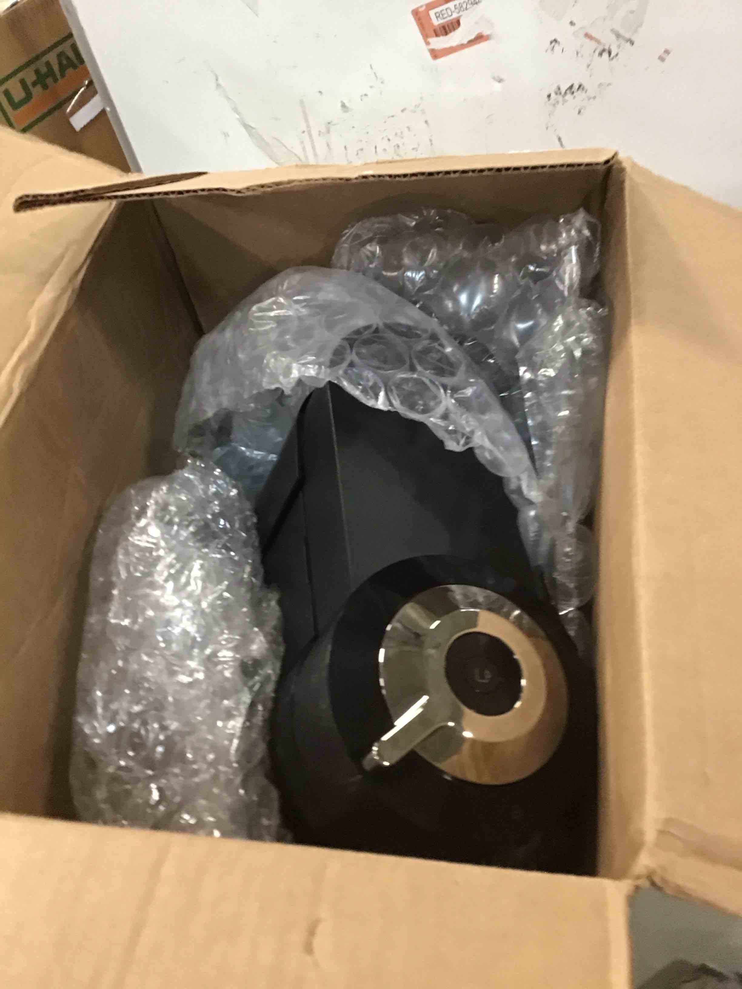 https://s3.amazonaws.com/lotting-images-prod/bidfta/RED5868233_1709042500495.jpeg