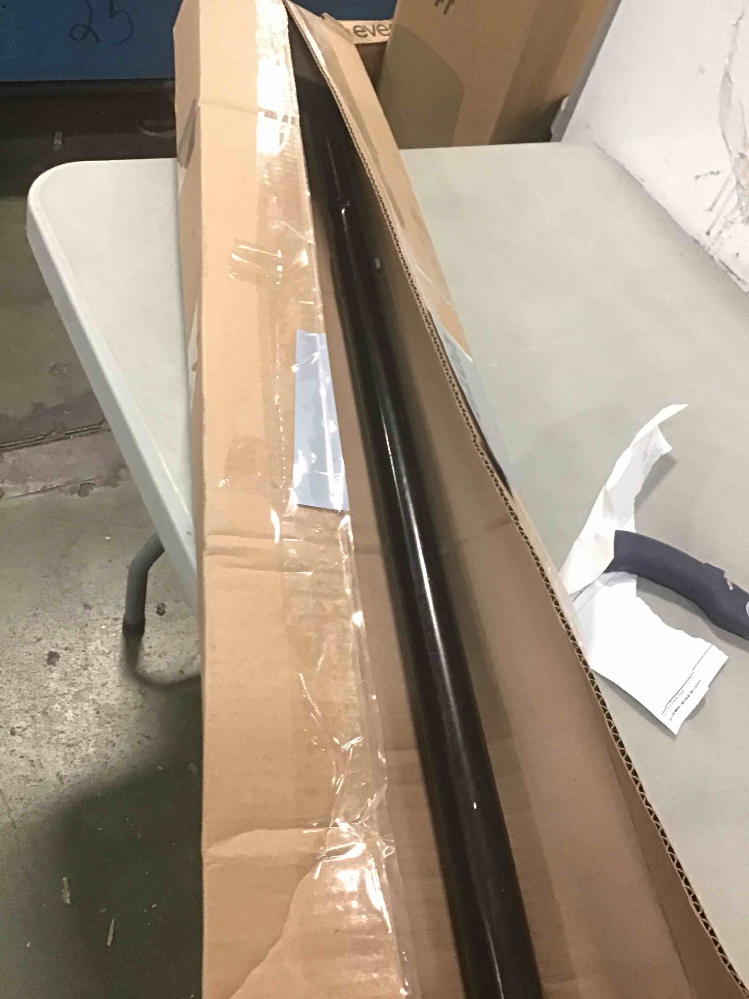 https://s3.amazonaws.com/lotting-images-prod/bidfta/RED5868352_1709061668192.jpeg