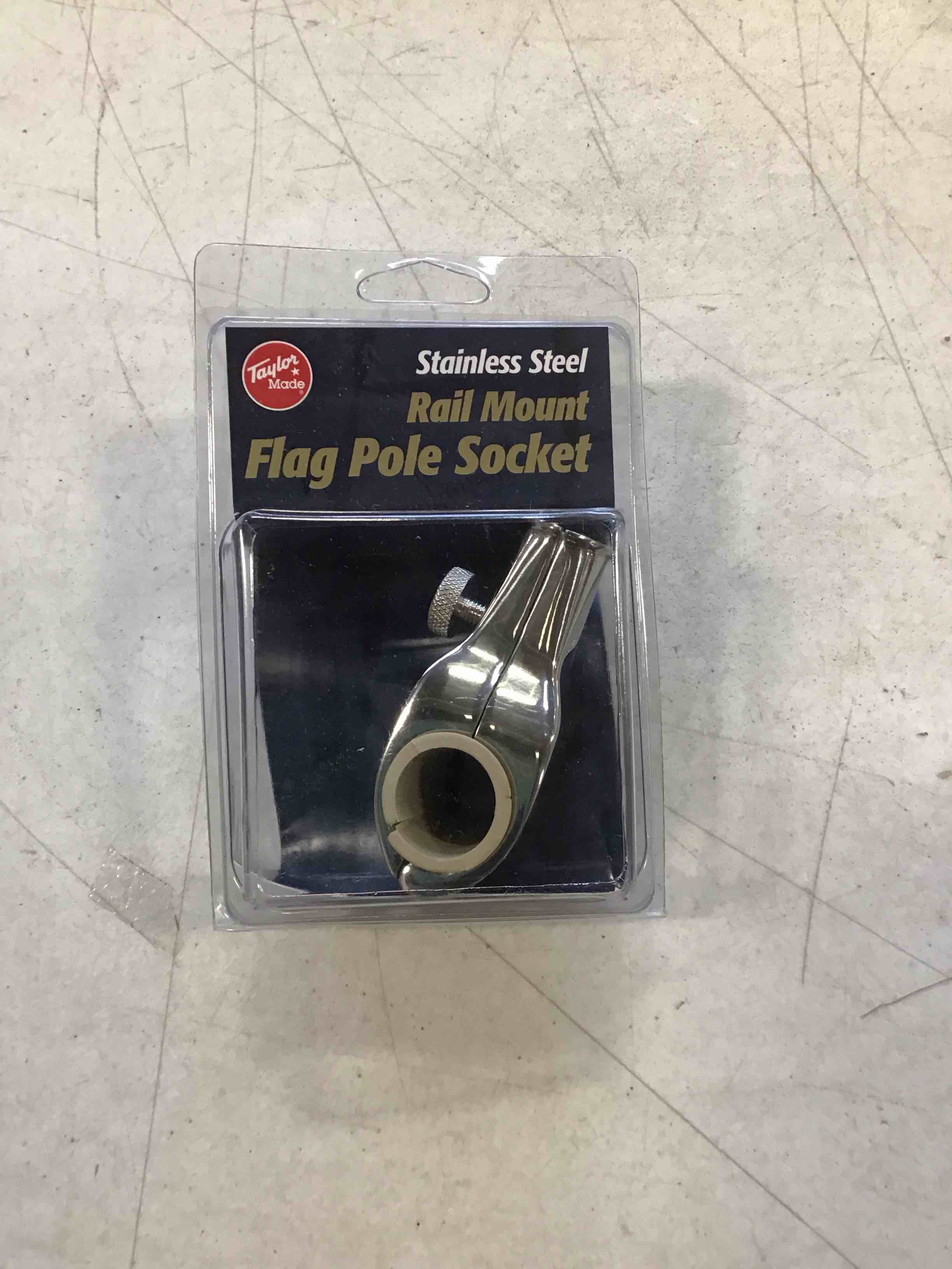 https://s3.amazonaws.com/lotting-images-prod/bidfta/RED5869351_1709044455802.jpeg