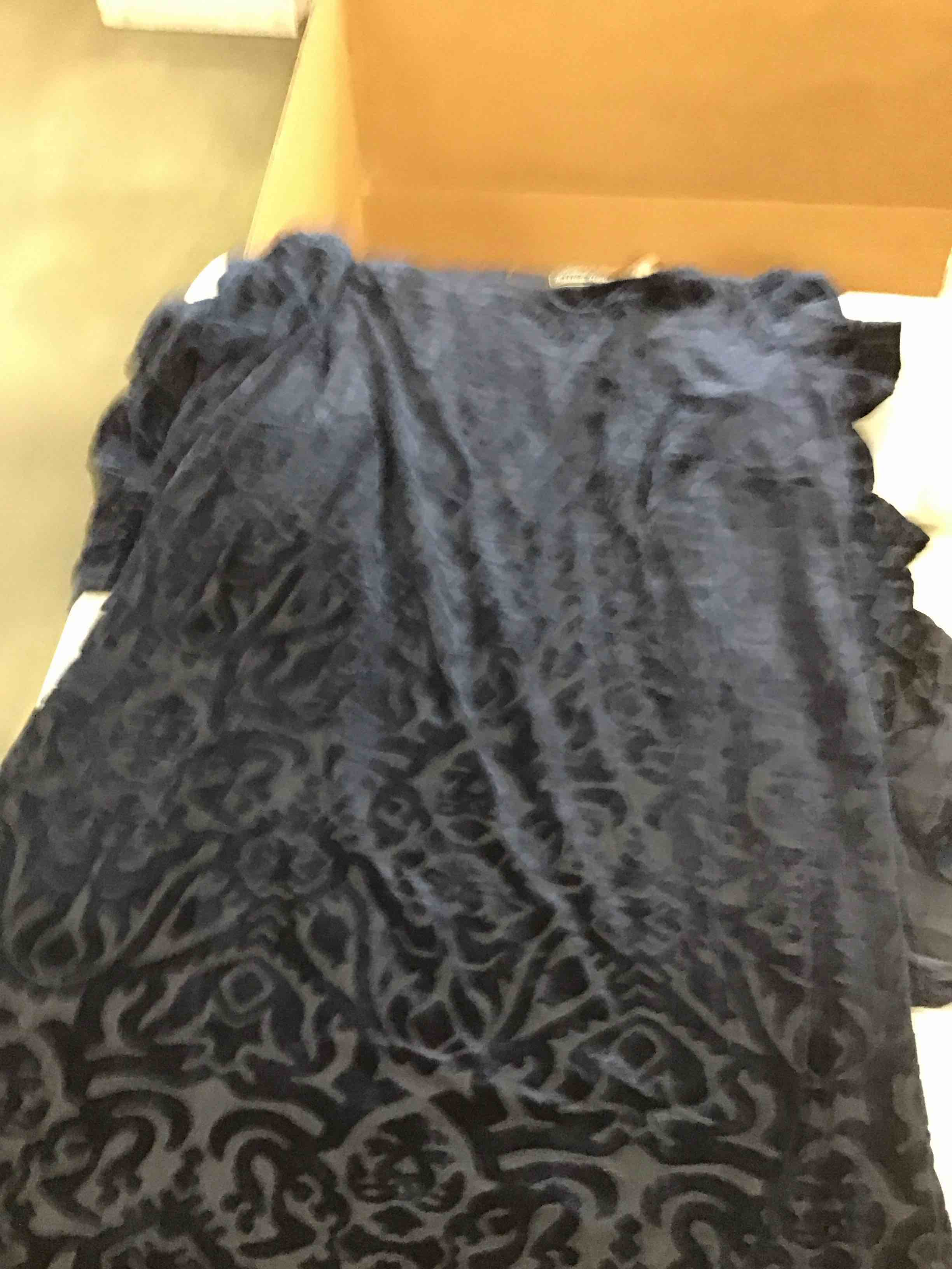 https://s3.amazonaws.com/lotting-images-prod/bidfta/RED5869615_1709060171881.jpeg