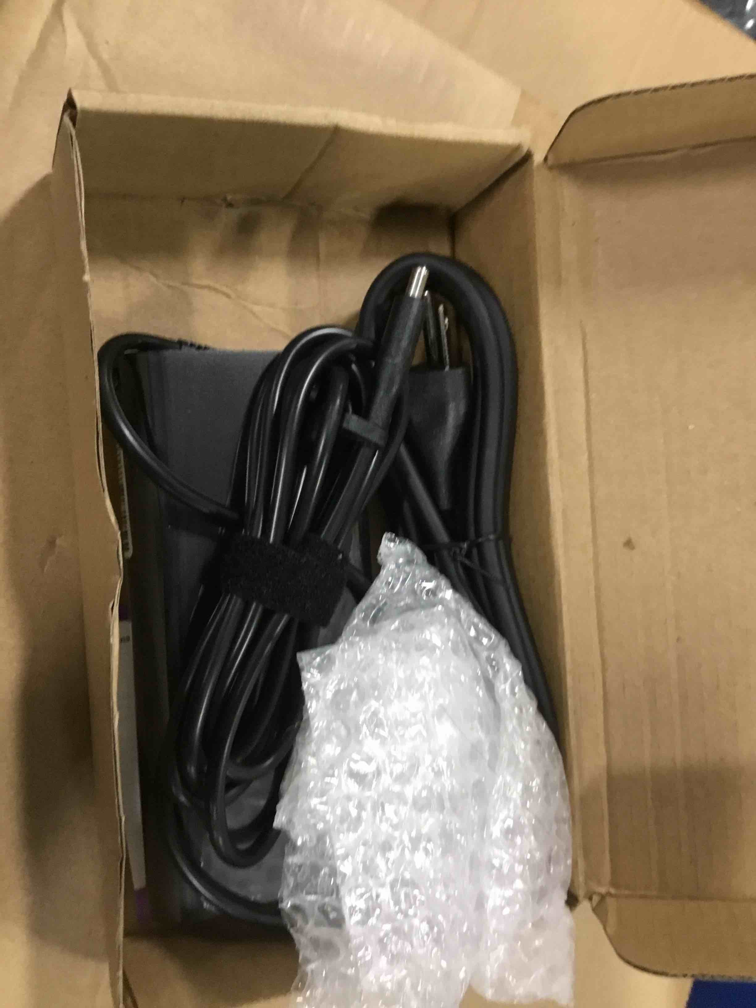 https://s3.amazonaws.com/lotting-images-prod/bidfta/RED5869729_1709122880783.jpeg