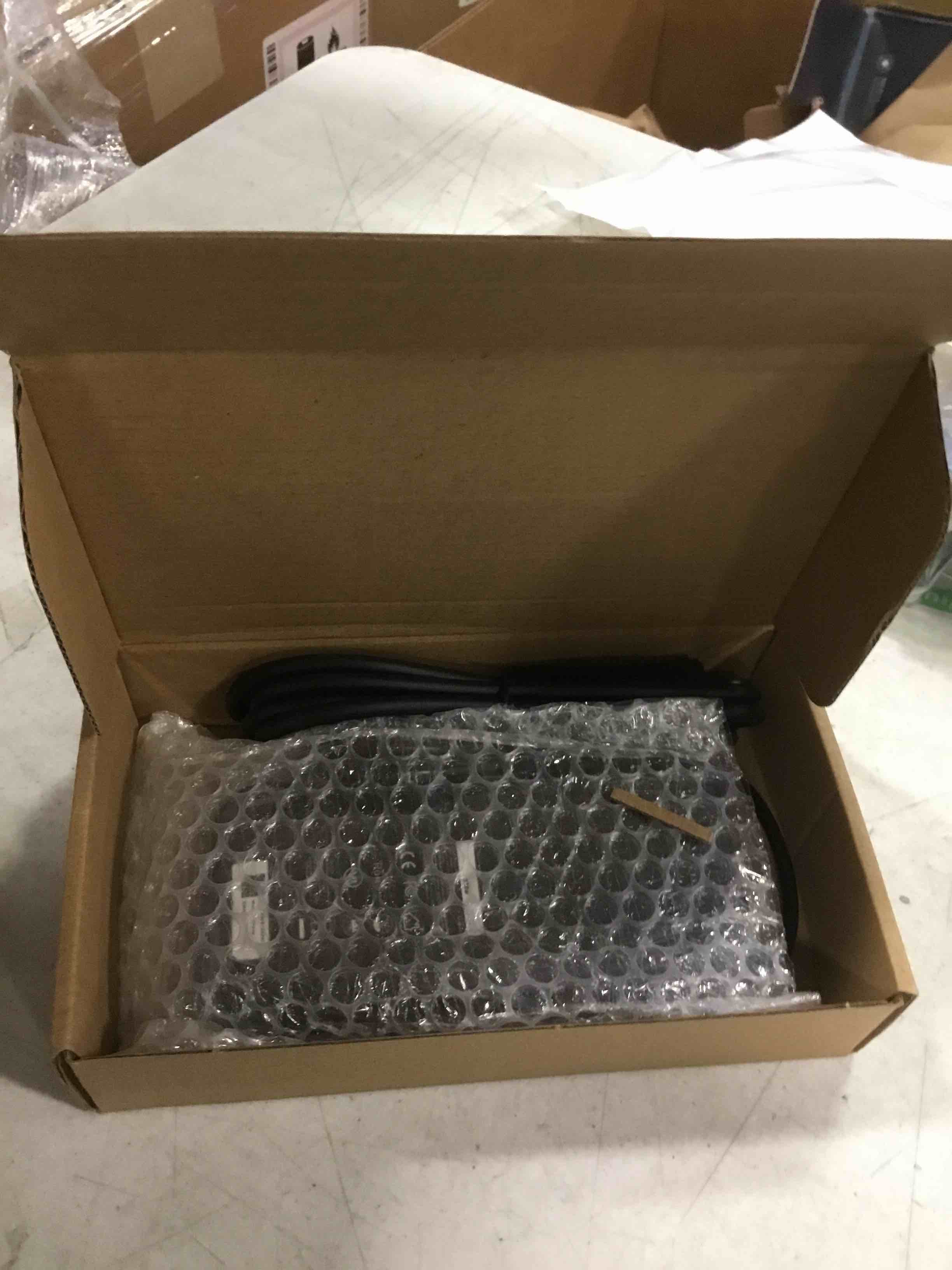 https://s3.amazonaws.com/lotting-images-prod/bidfta/RED5869762_1709125083838.jpeg