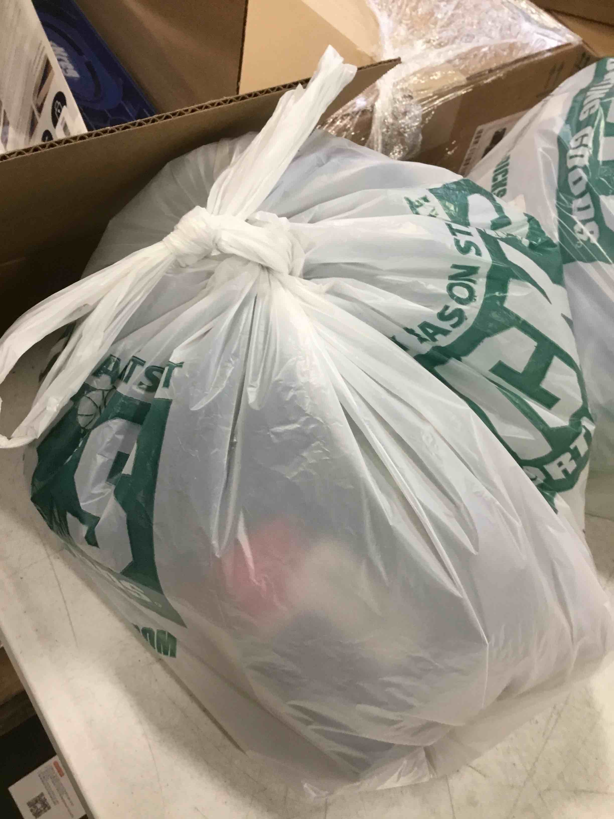 https://s3.amazonaws.com/lotting-images-prod/bidfta/RED5869780_1709126399053.jpeg