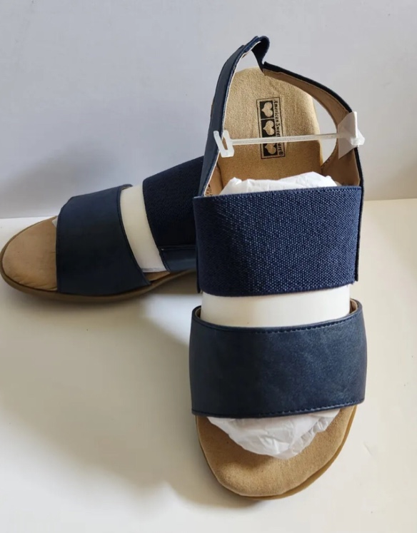 Size 8.5M) American Sweetheart Women's Navy sandals