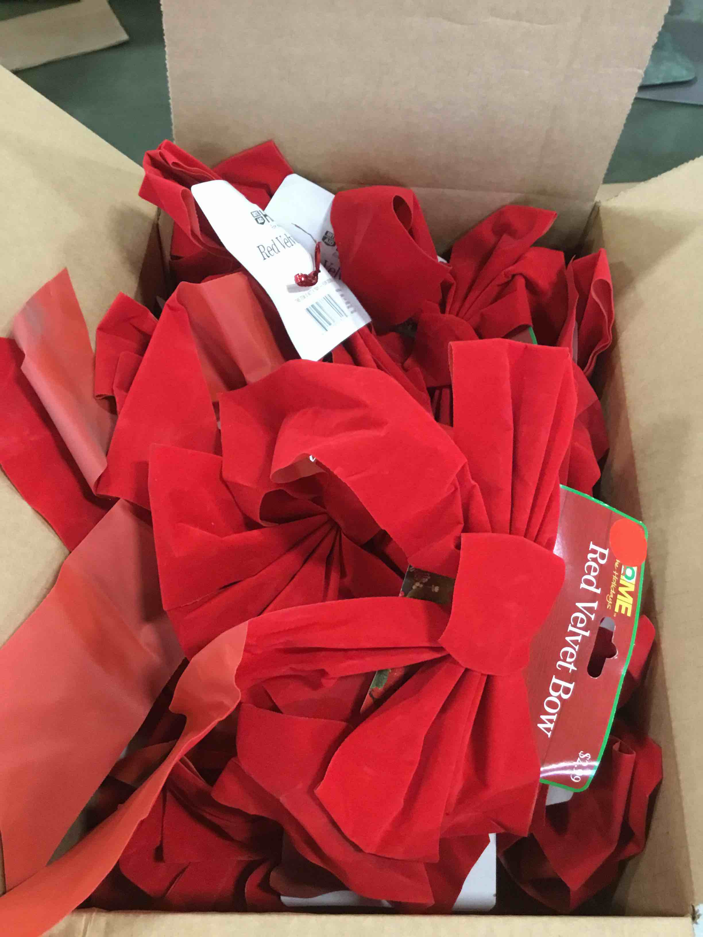 https://s3.amazonaws.com/lotting-images-prod/bidfta/RED5870996_1709144902627.jpeg