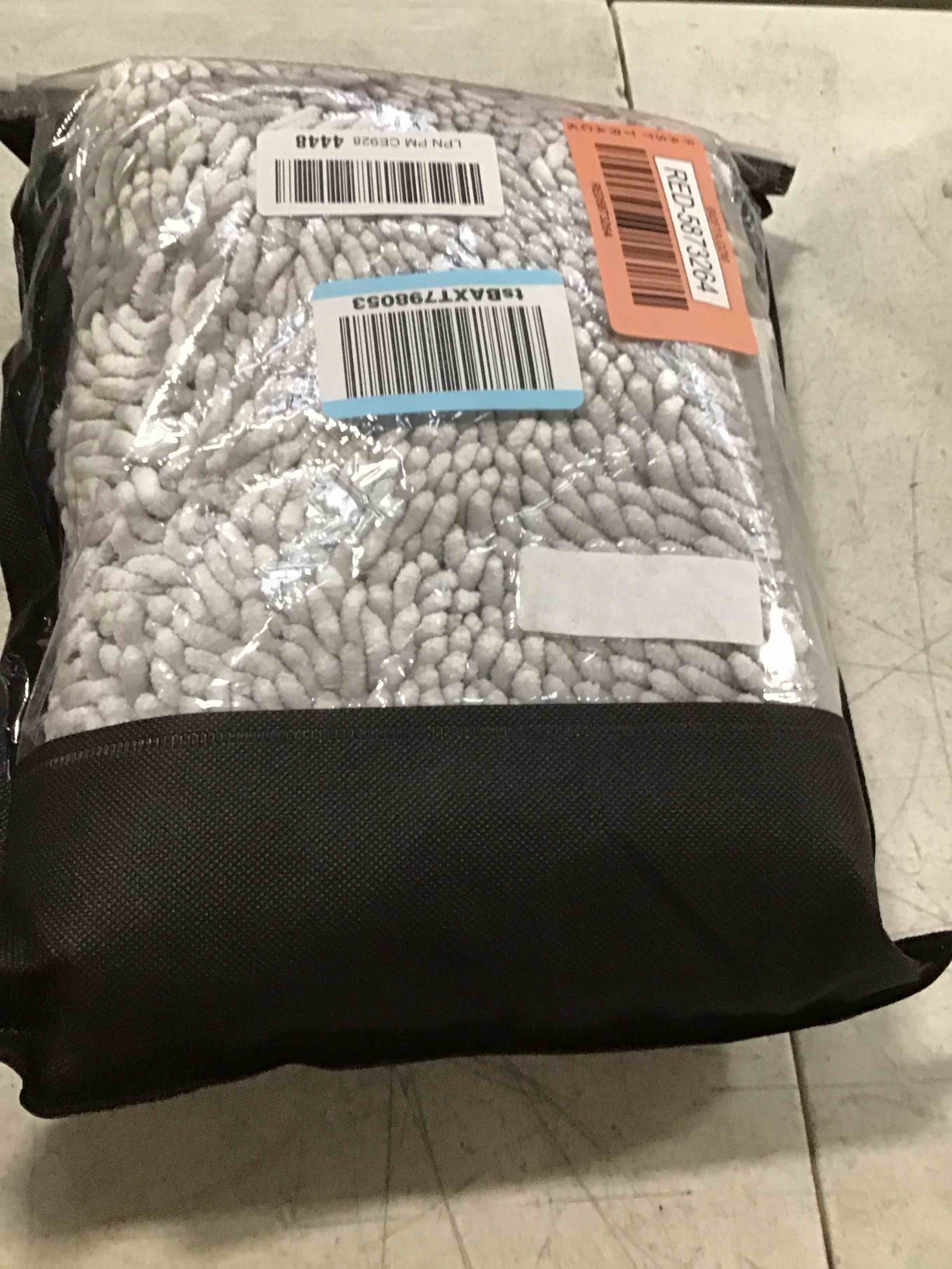 https://s3.amazonaws.com/lotting-images-prod/bidfta/RED5873264_1708634824158.jpeg