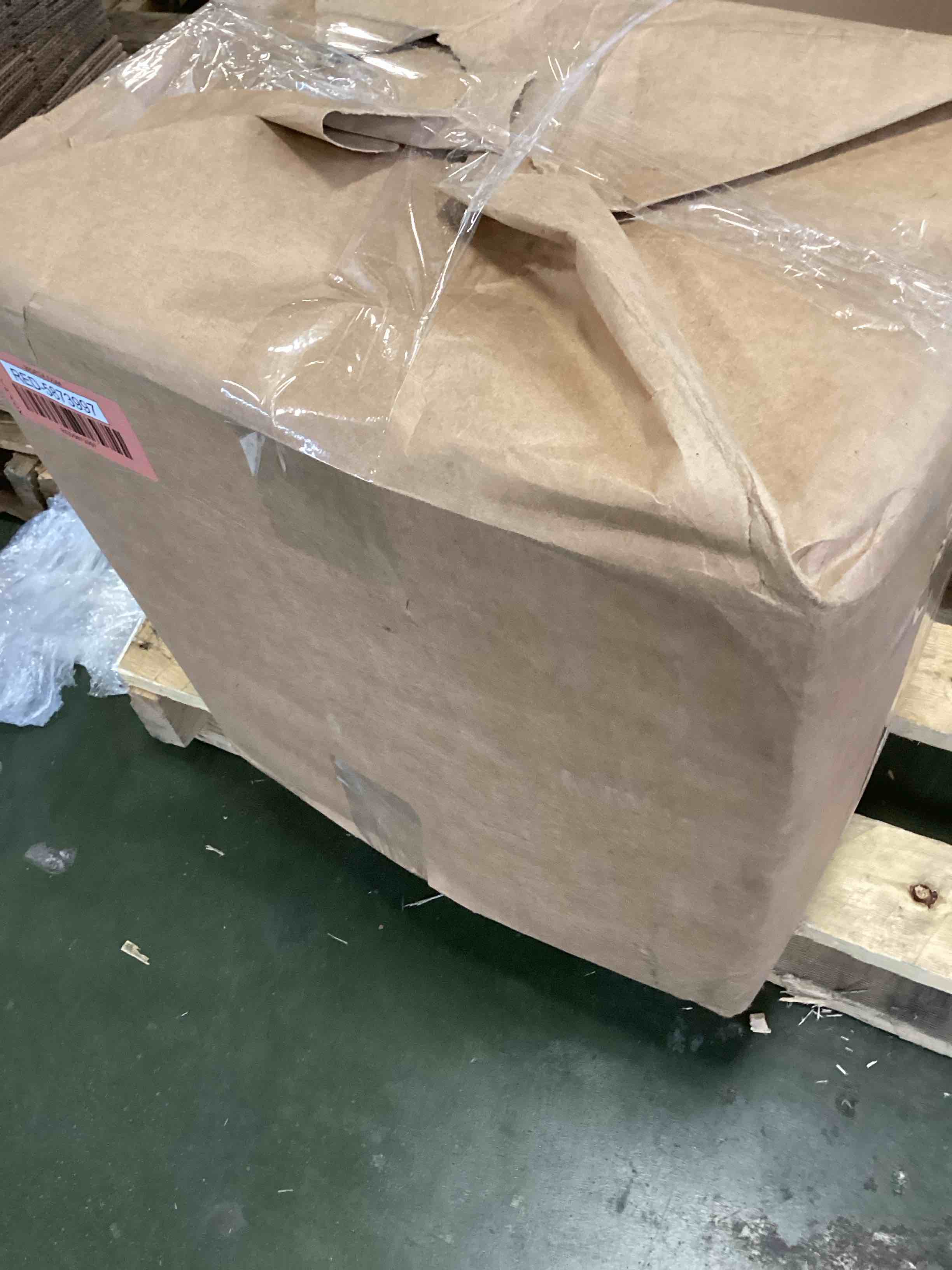 https://s3.amazonaws.com/lotting-images-prod/bidfta/RED5873997_1709050726688.jpeg