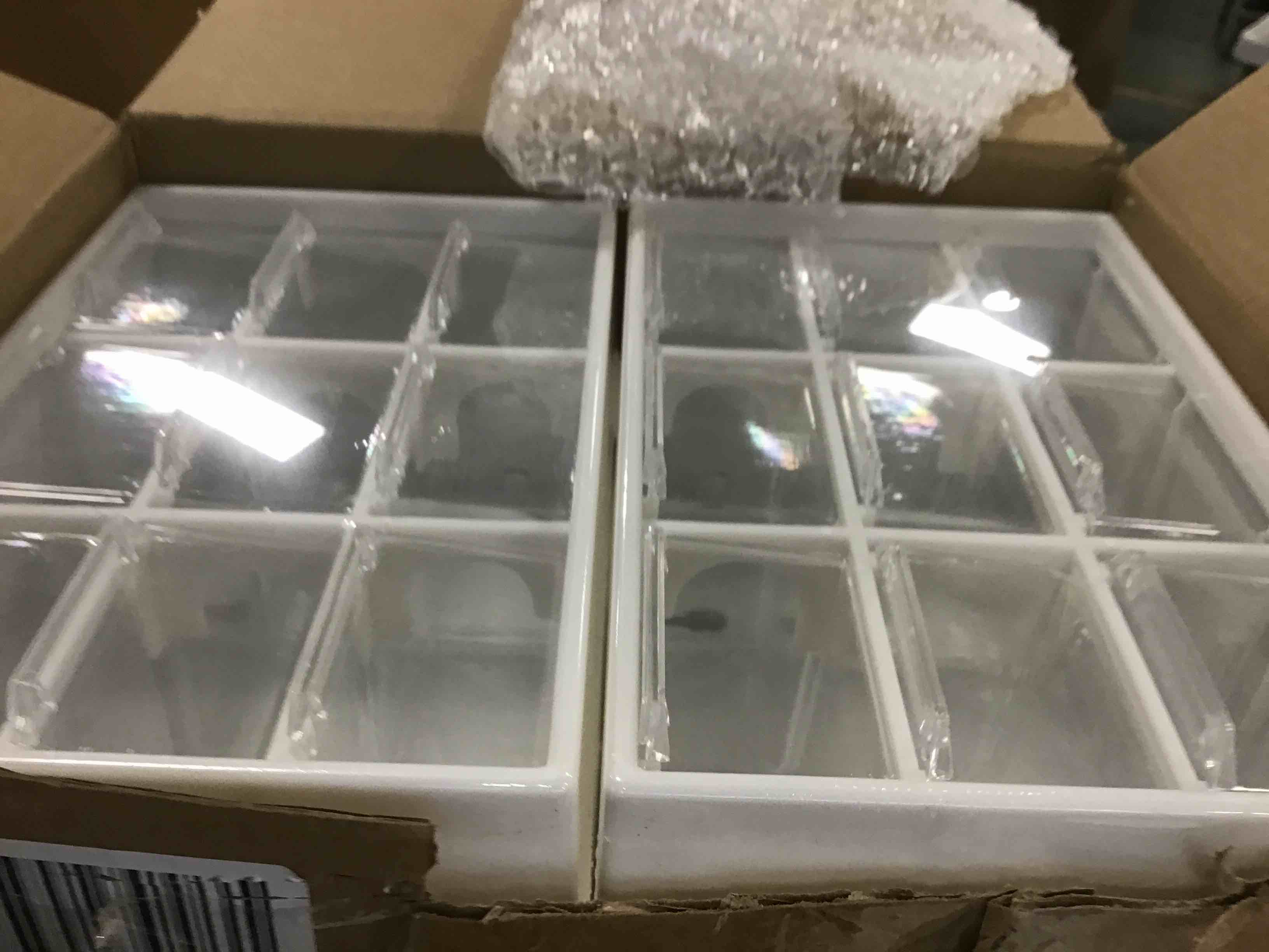 https://s3.amazonaws.com/lotting-images-prod/bidfta/RED5874149_1709068483732.jpeg