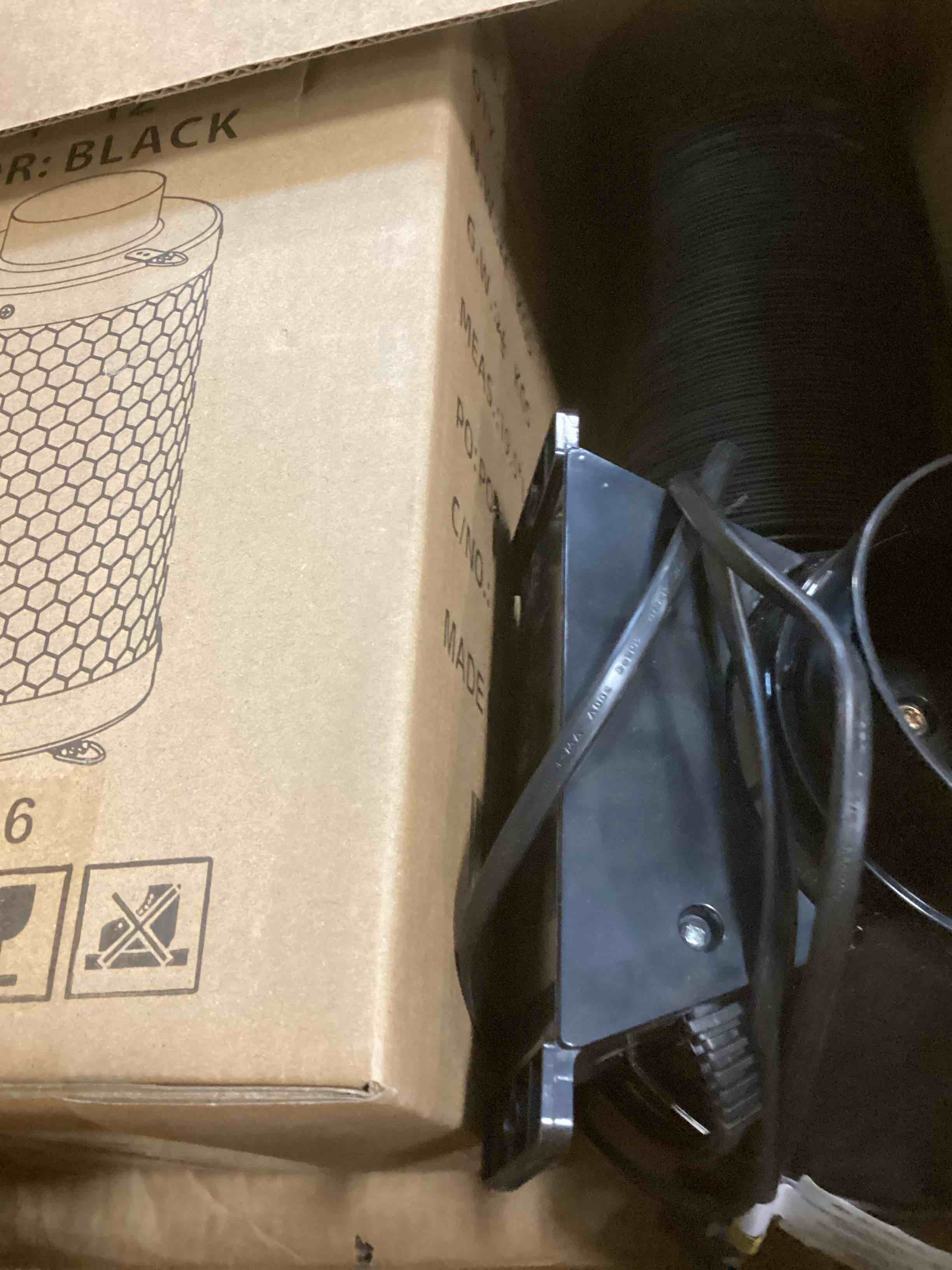 https://s3.amazonaws.com/lotting-images-prod/bidfta/RED5874318_1709306859469.jpeg