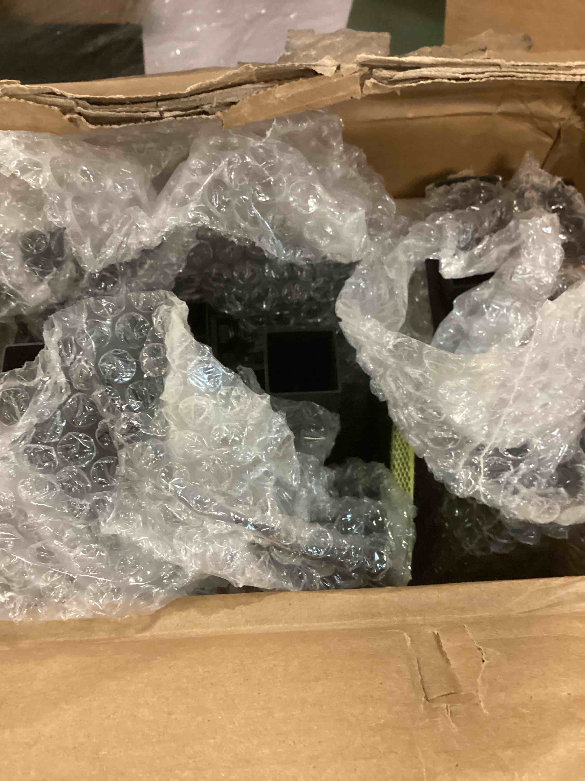 https://s3.amazonaws.com/lotting-images-prod/bidfta/RED5874415_1709322283453.jpeg