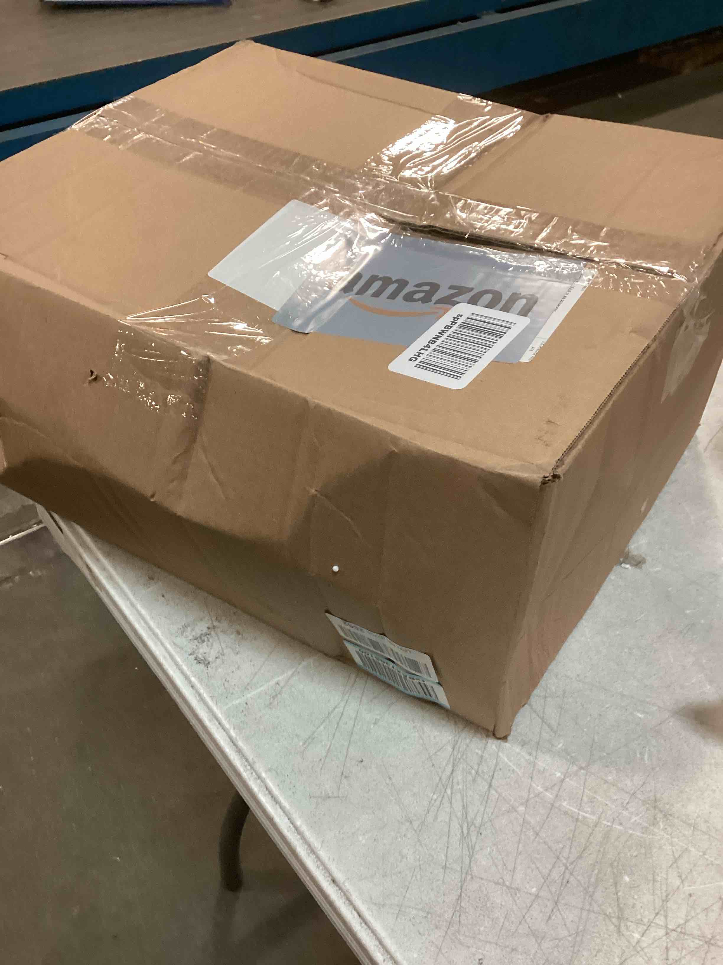 https://s3.amazonaws.com/lotting-images-prod/bidfta/RED5874614_1708782918904.jpeg